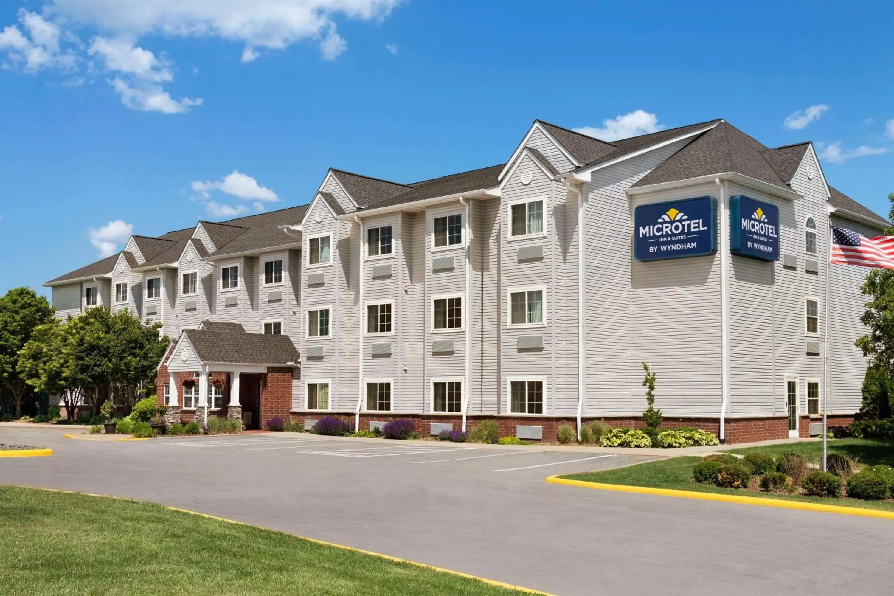 Property building in Microtel Inn and Suites - Inver Grove Heights Property building in Microtel Inn and Suites - Inver Grove Heights