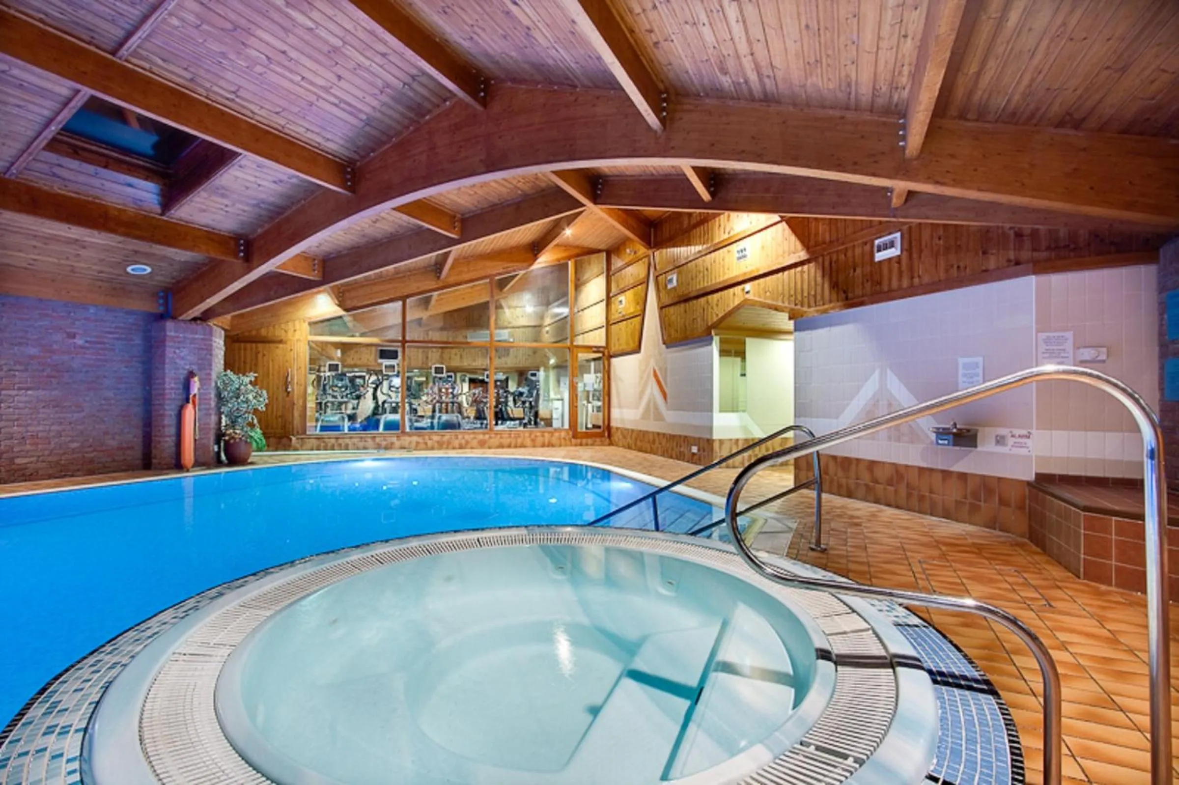 Swimming pool in Lea Marston Hotel