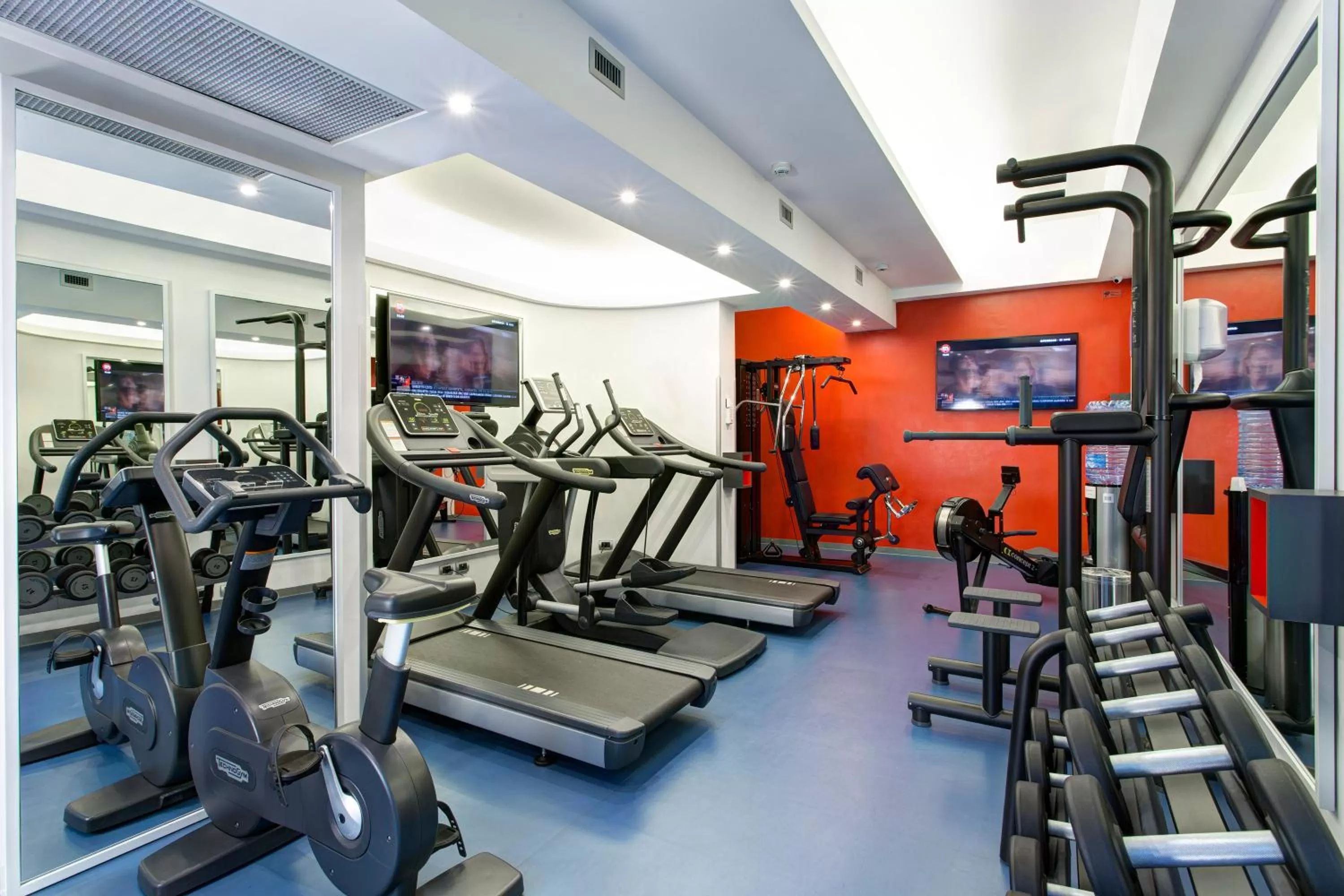 Fitness centre/facilities in iQ Hotel Roma