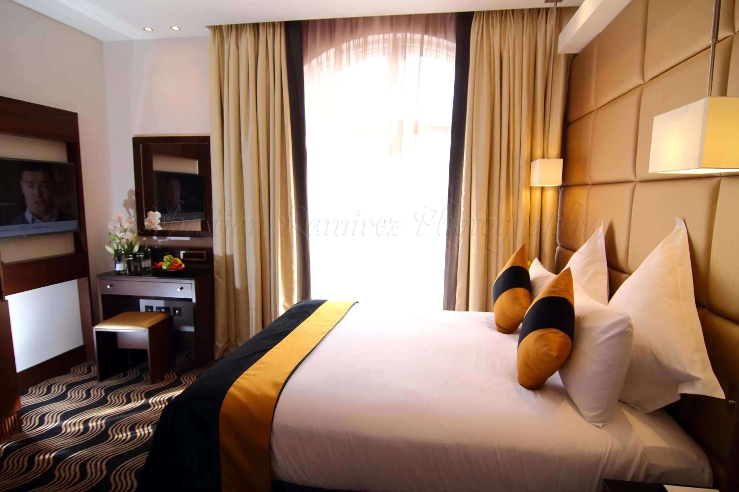 Bedroom, Bed in Montcalm Piccadilly Townhouse, London West End