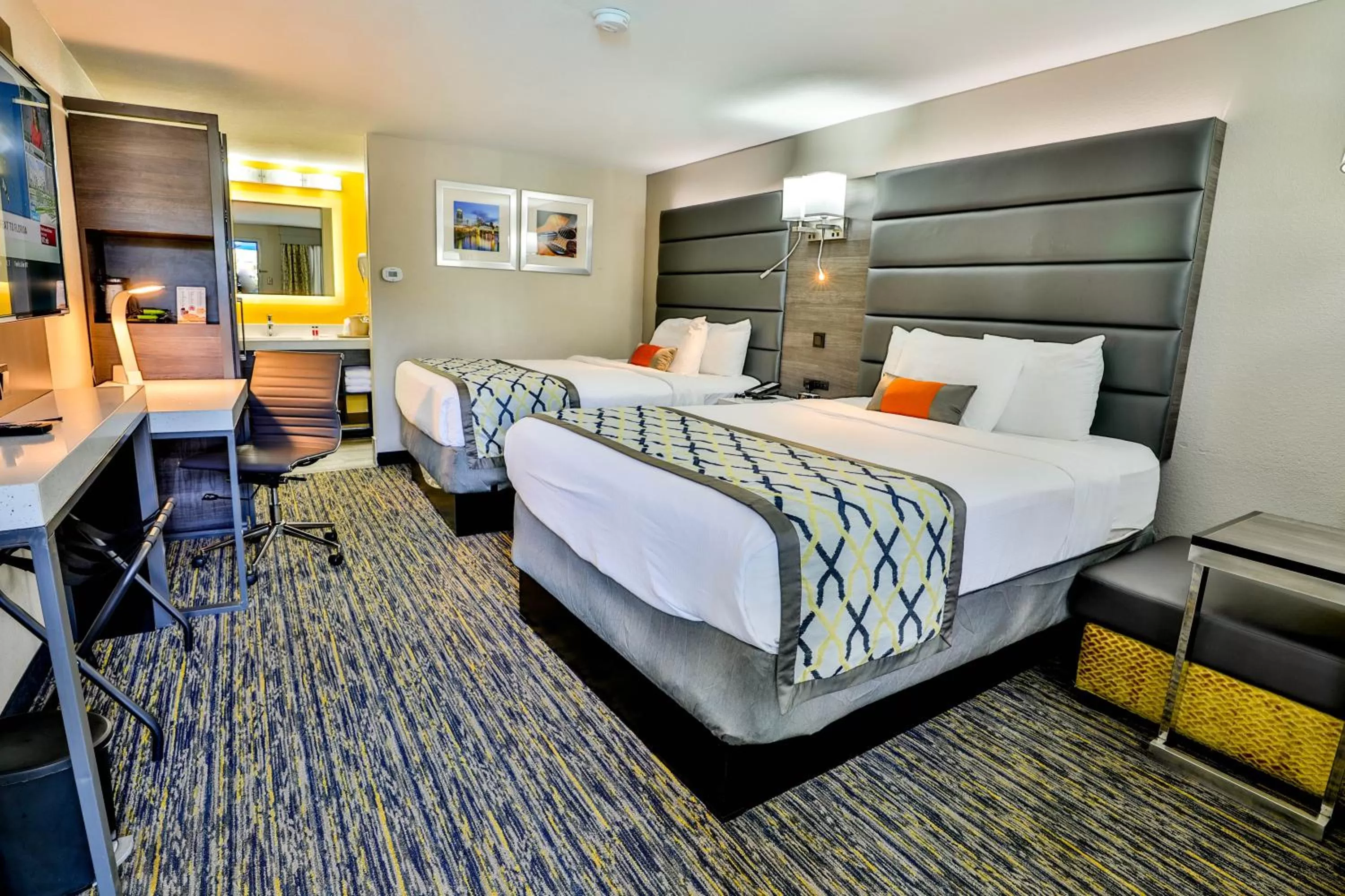 Photo of the whole room, Bed in Baymont by Wyndham Murfreesboro