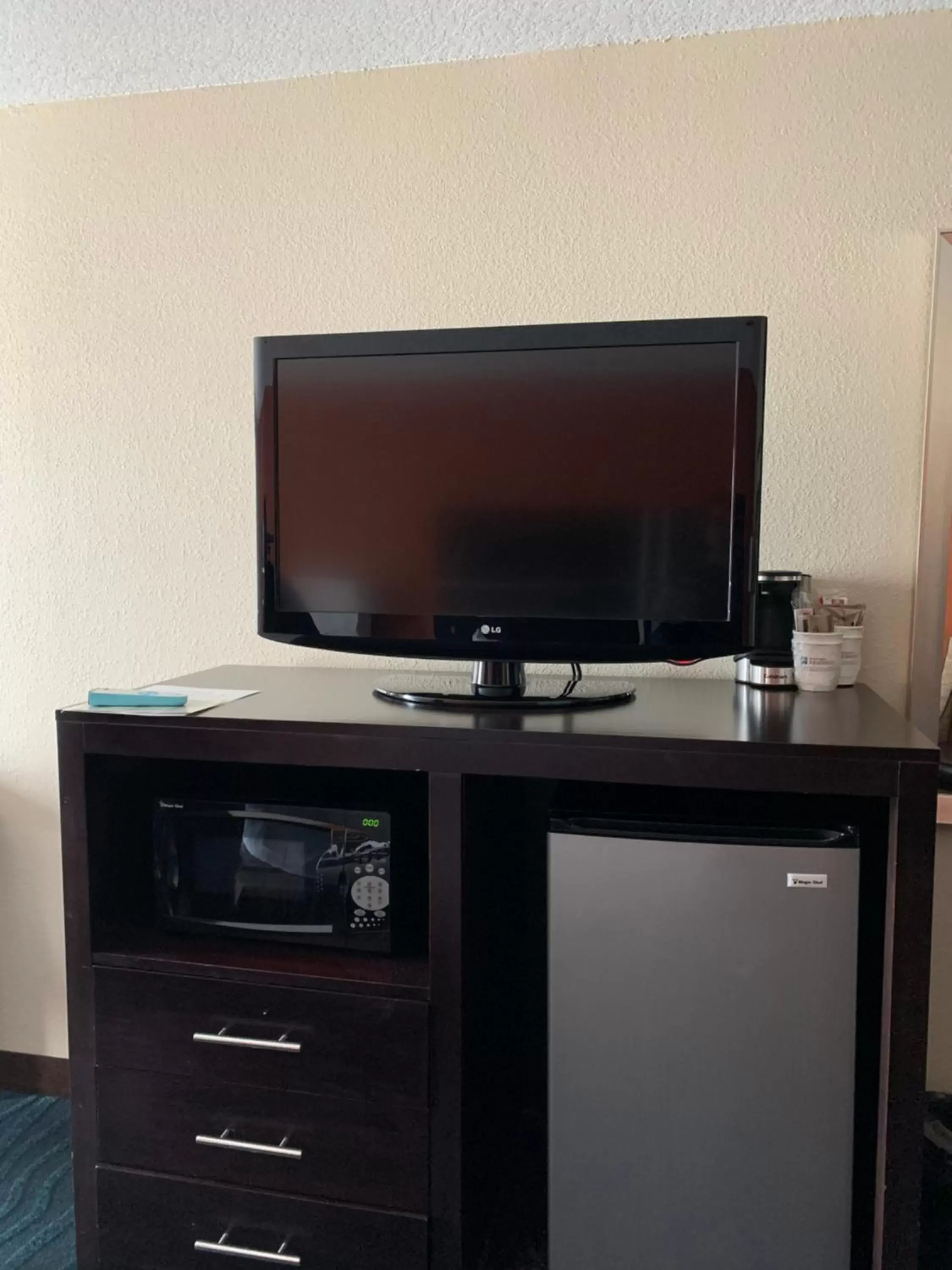 TV and multimedia, TV/Entertainment Center in Best Western Plus - Columbia North East