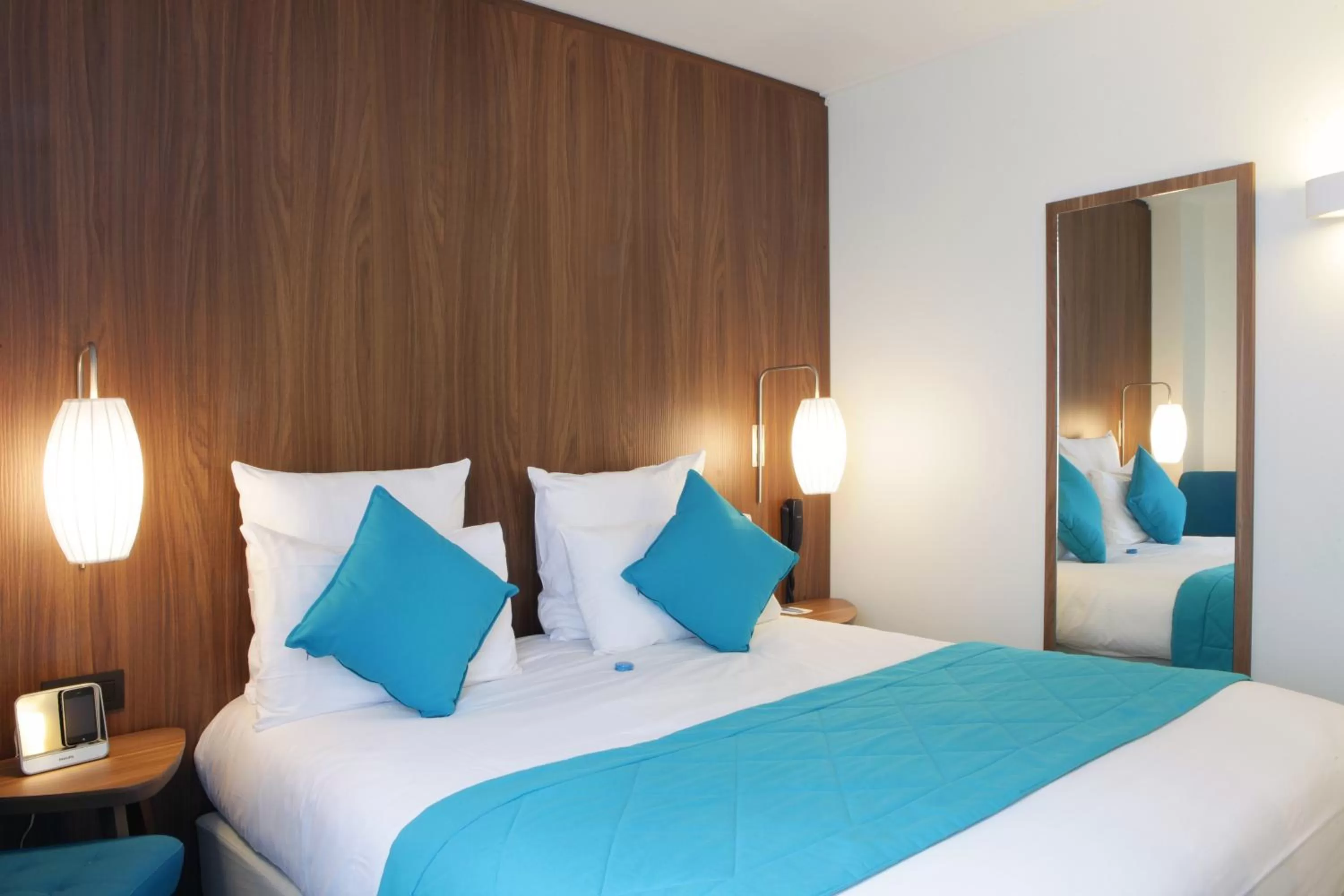 Bathroom, Bed in Best Western Plus 61 Paris Nation Hotel