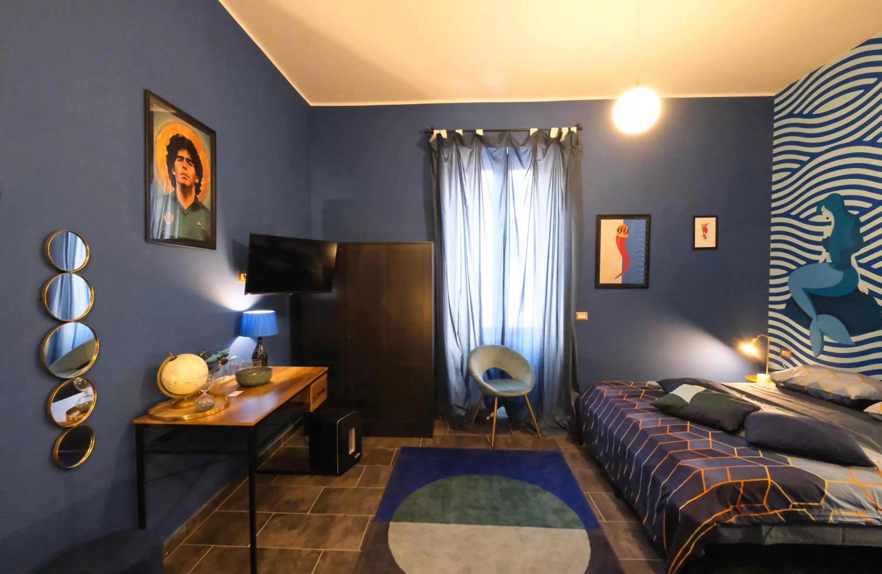 Bedroom, Seating Area in LH51 B&B