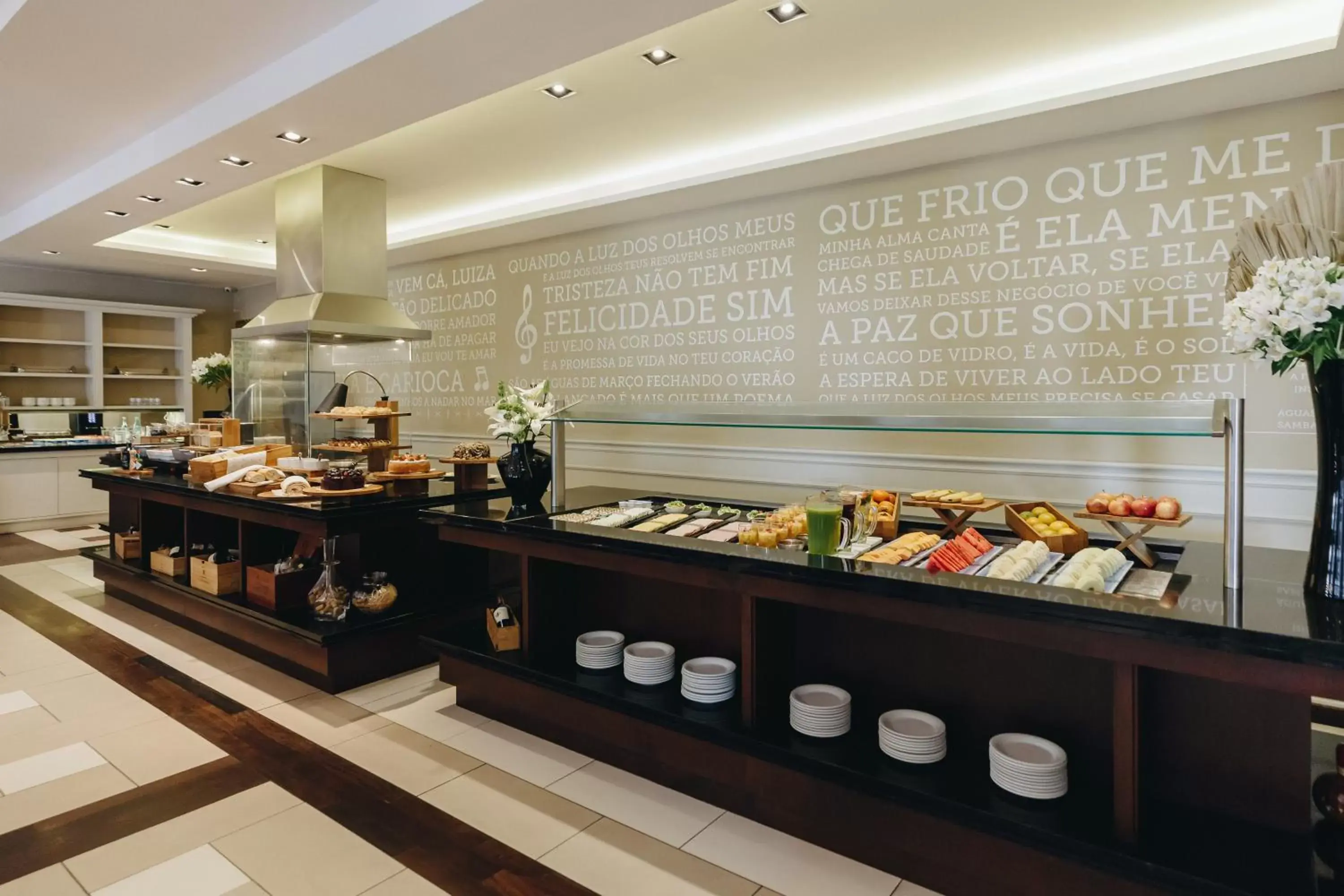 Breakfast, Restaurant/Places to Eat in Bourbon Curitiba Hotel & Suítes