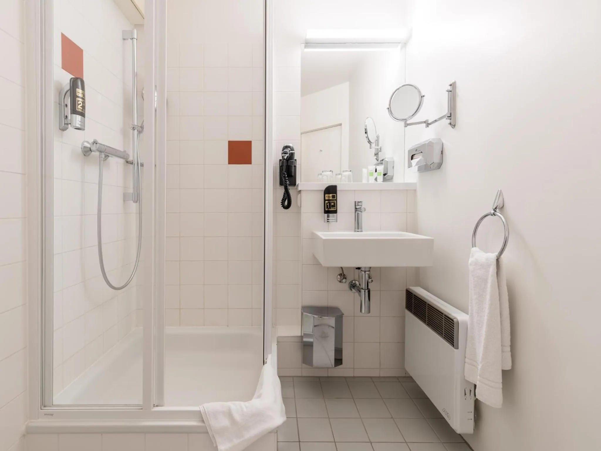 Shower in acom-Hotel Vienna