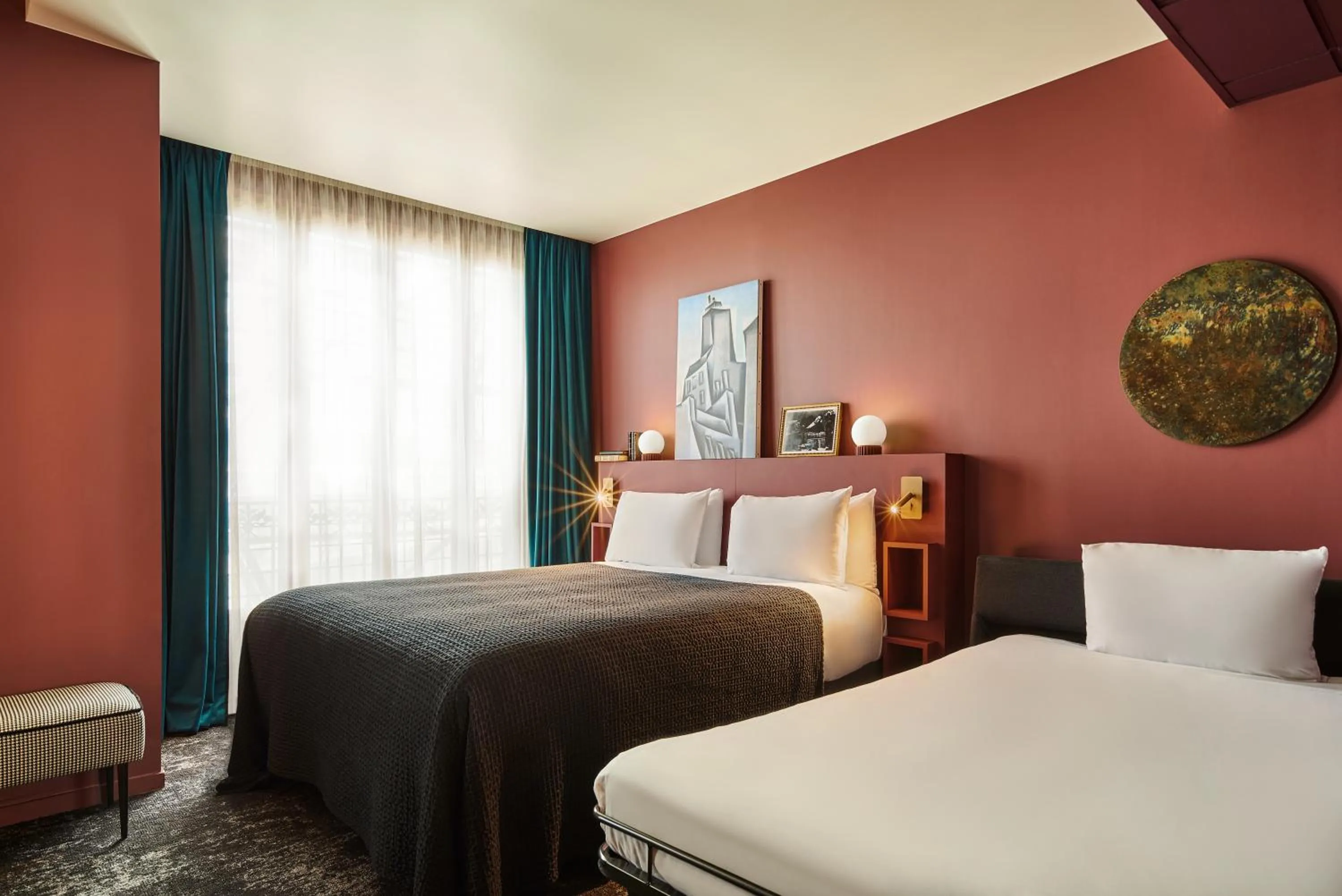 Bed in Mercure Paris Tour Eiffel Pont Mirabeau