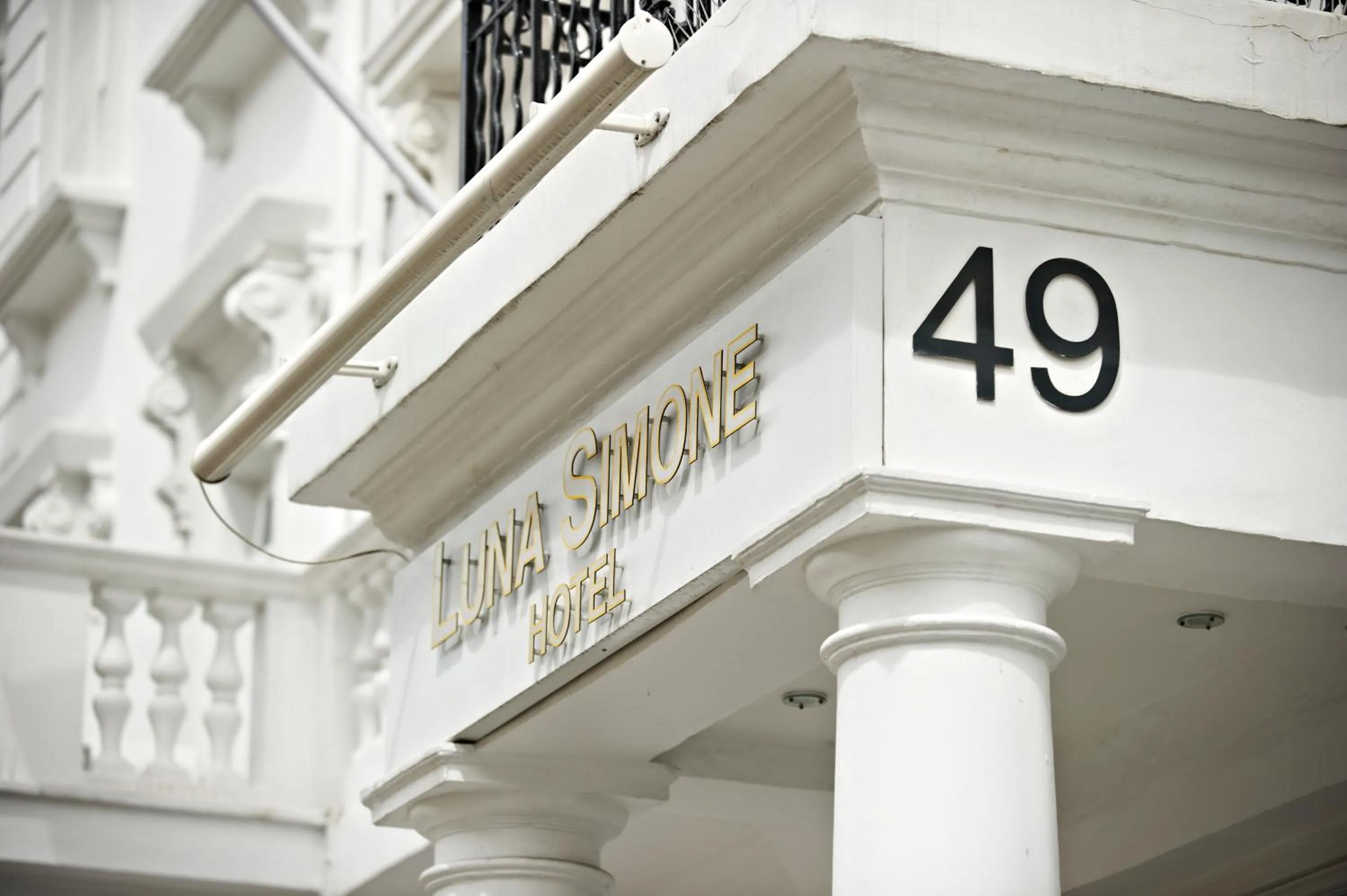 Facade/entrance in Luna And Simone Hotel