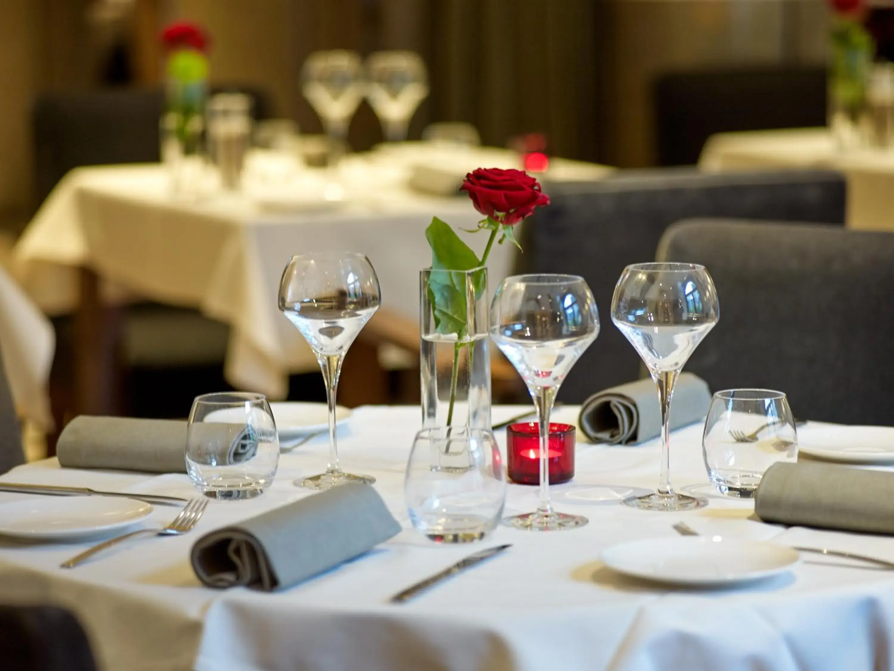 Restaurant/Places to Eat in Radisson Blu Hotel Champs Elysees (Pet-friendly)