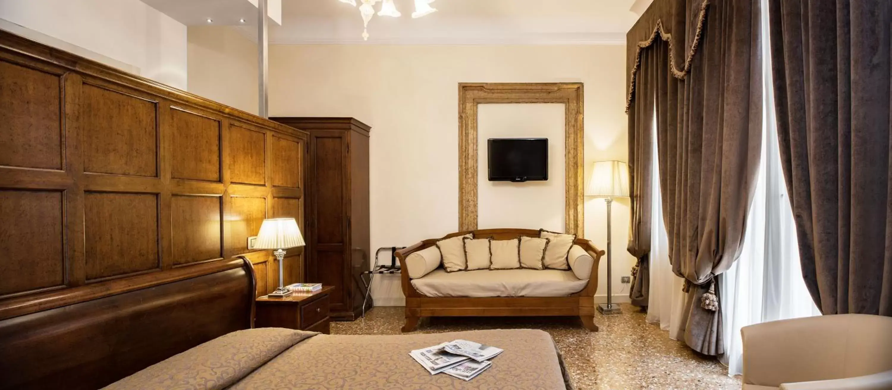 Bedroom, Seating Area in Hotel Dell'Opera