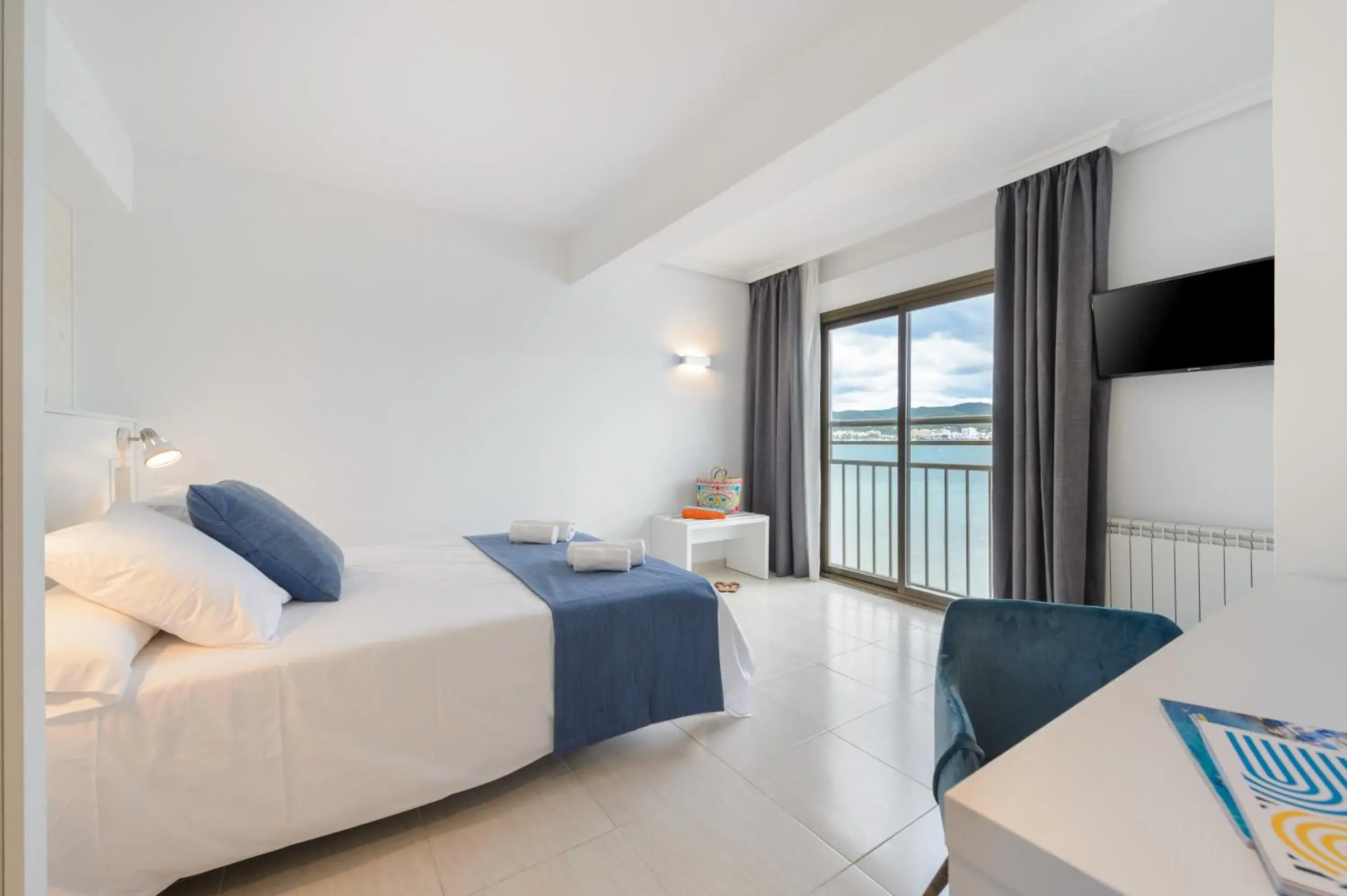 Bedroom, Bed in Hotel Playasol San Remo