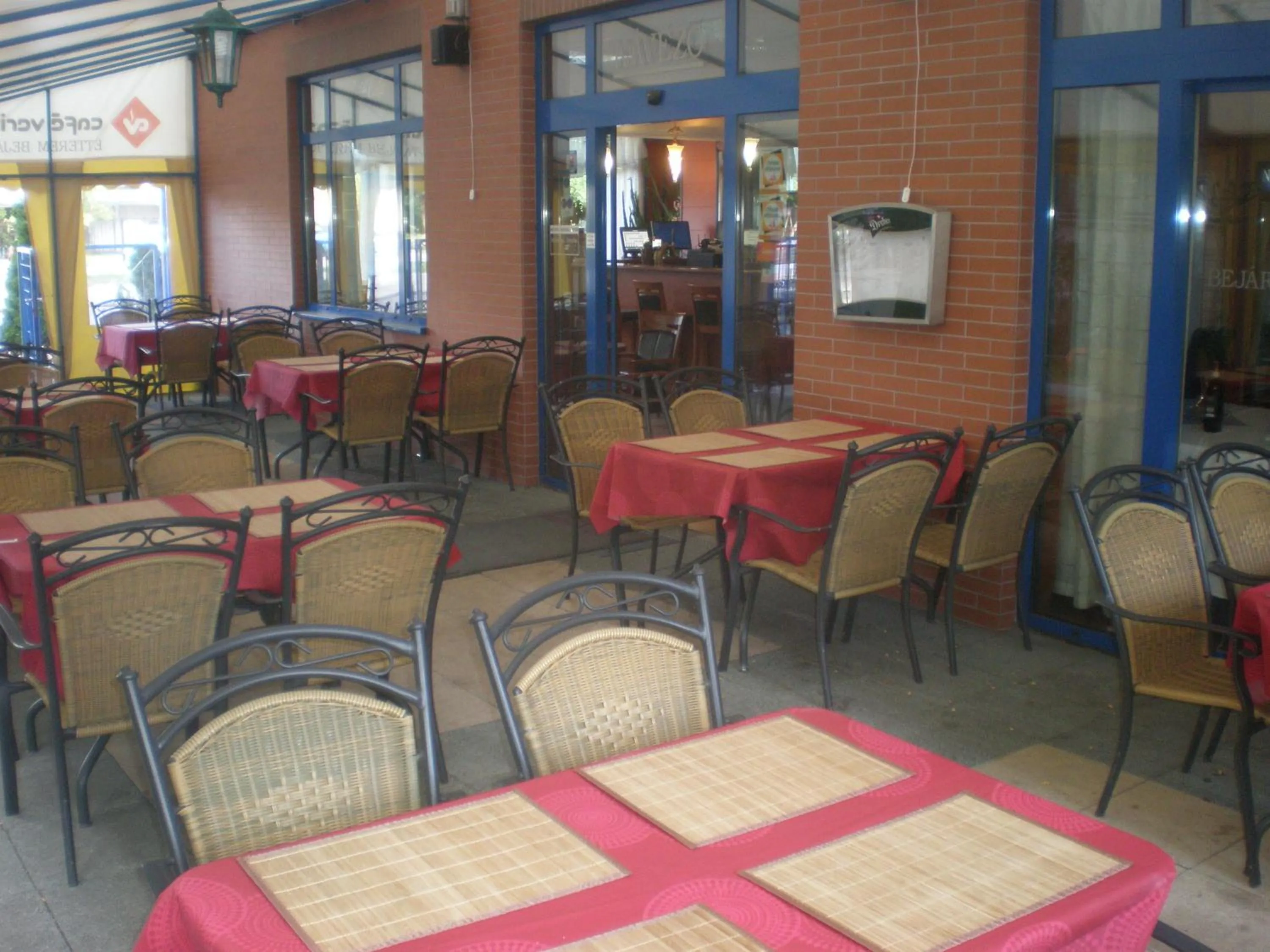 Restaurant/places to eat in Hotel Veritas