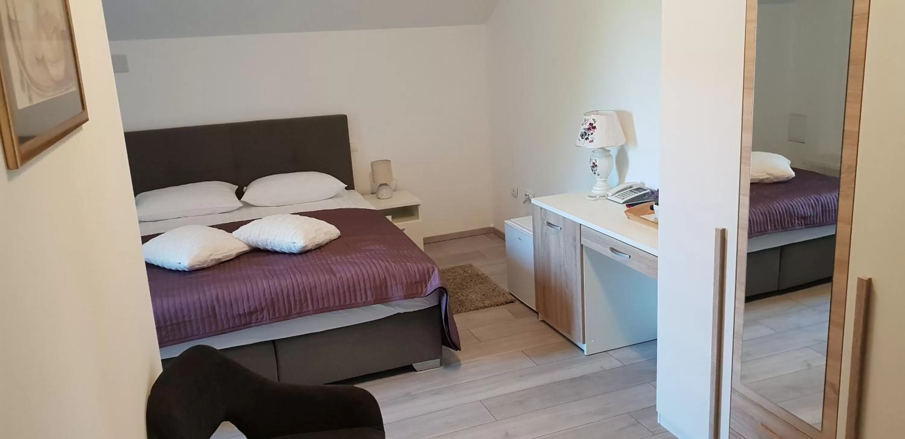 Bed in KE-TO Zagreb Airport Rooms