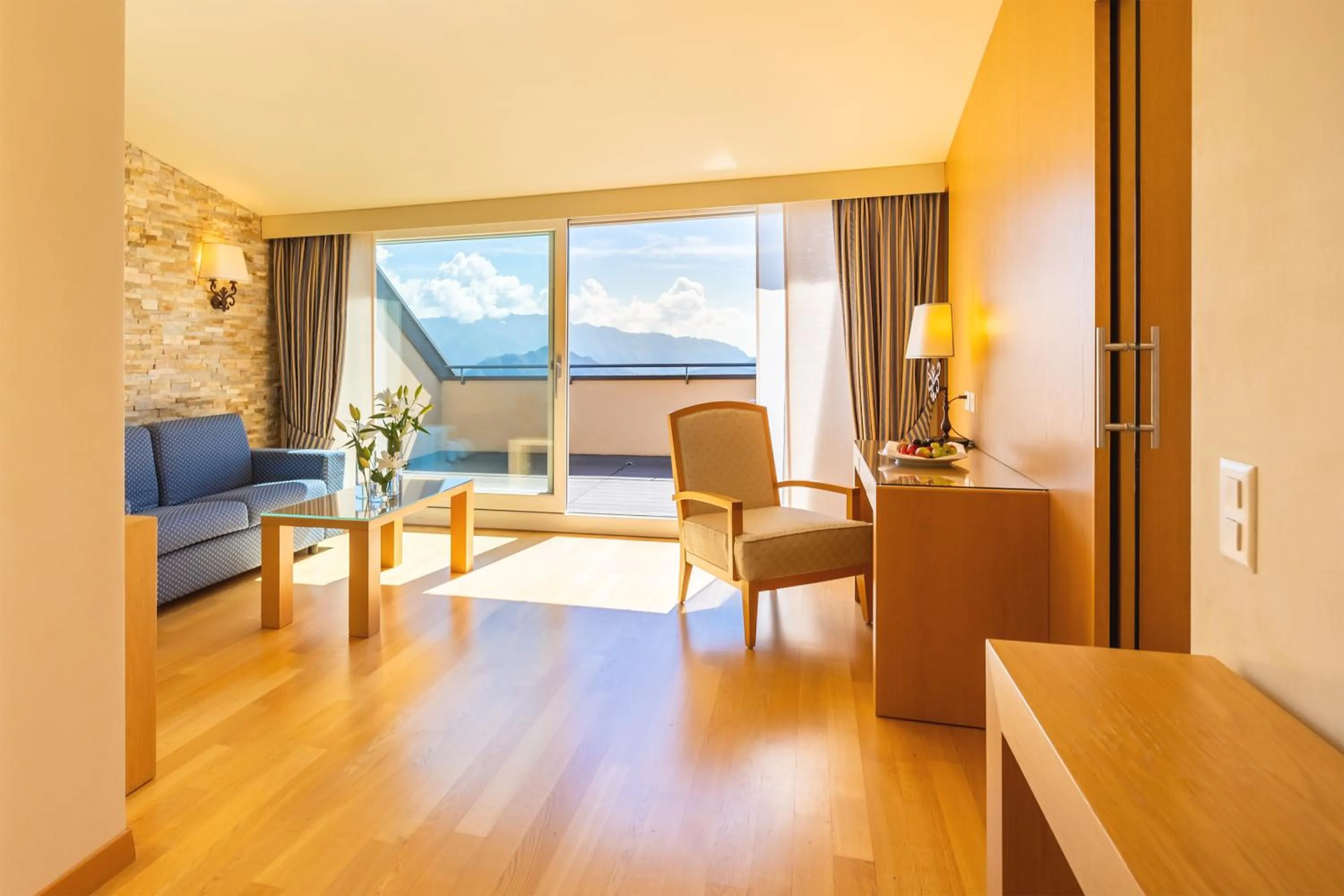 Penthouse Suite with Lake View - single occupancy in Kurhaus Cademario Hotel & SPA - Adults Only