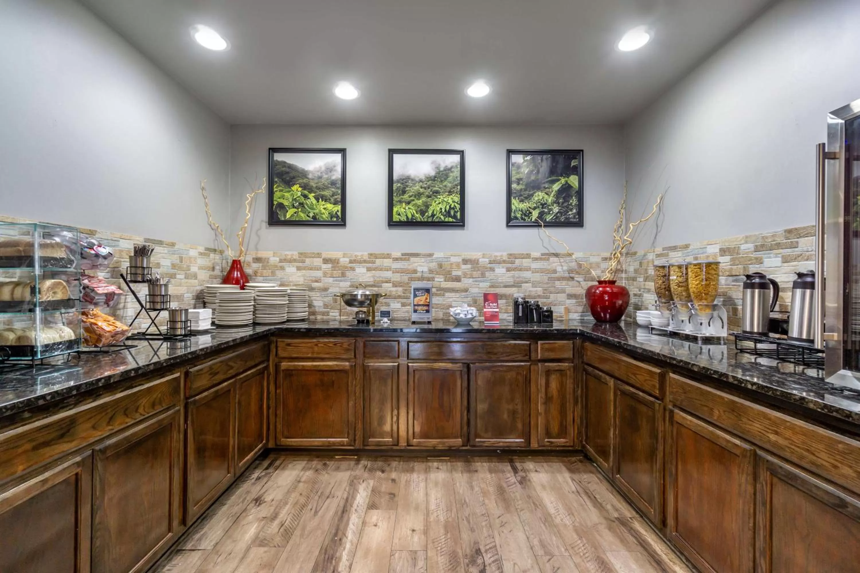 Restaurant/places to eat in Best Western PLUS Lake Front Hotel