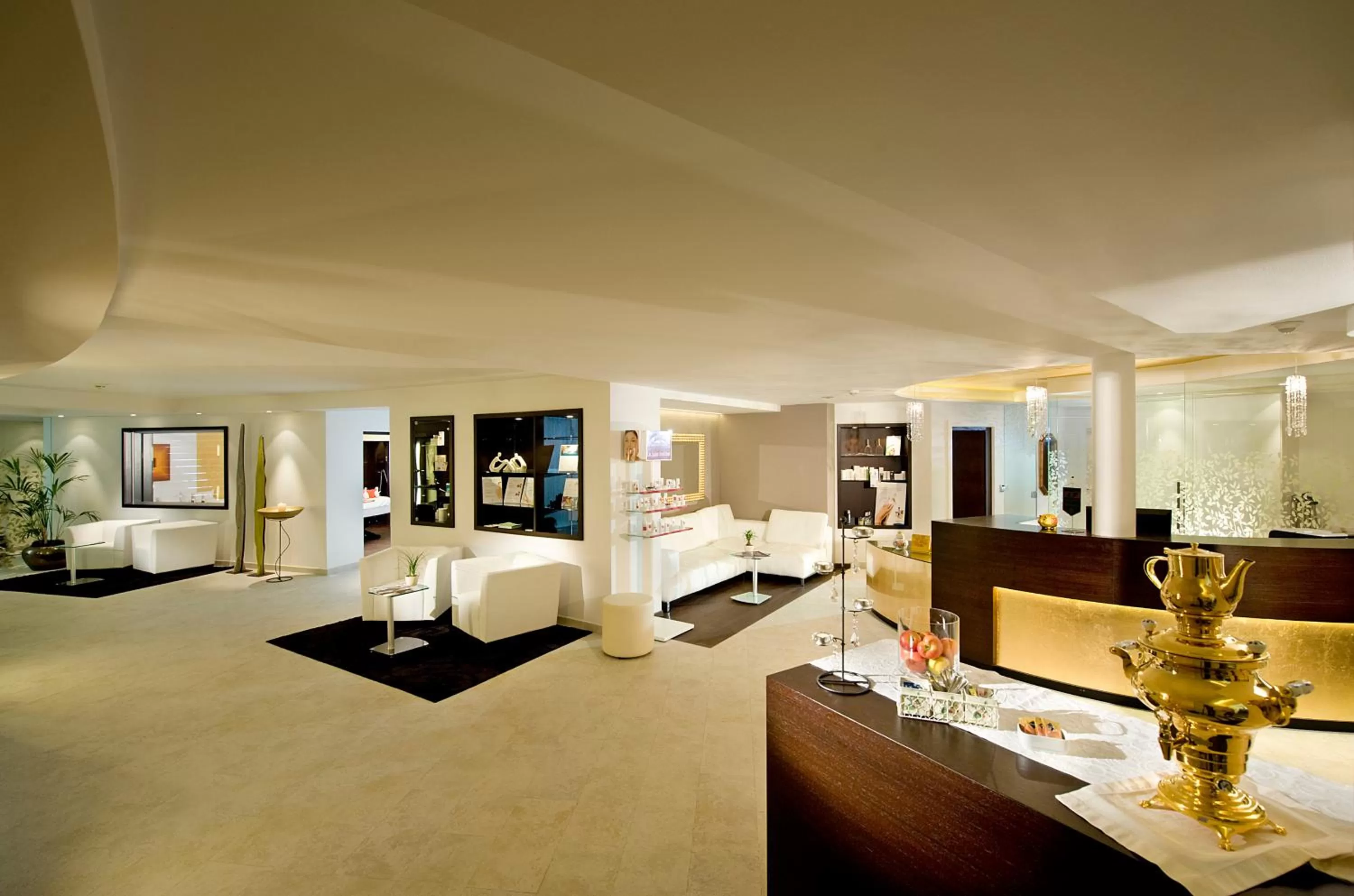 Lobby or reception, Bed in Hotel Ansitz Plantiz