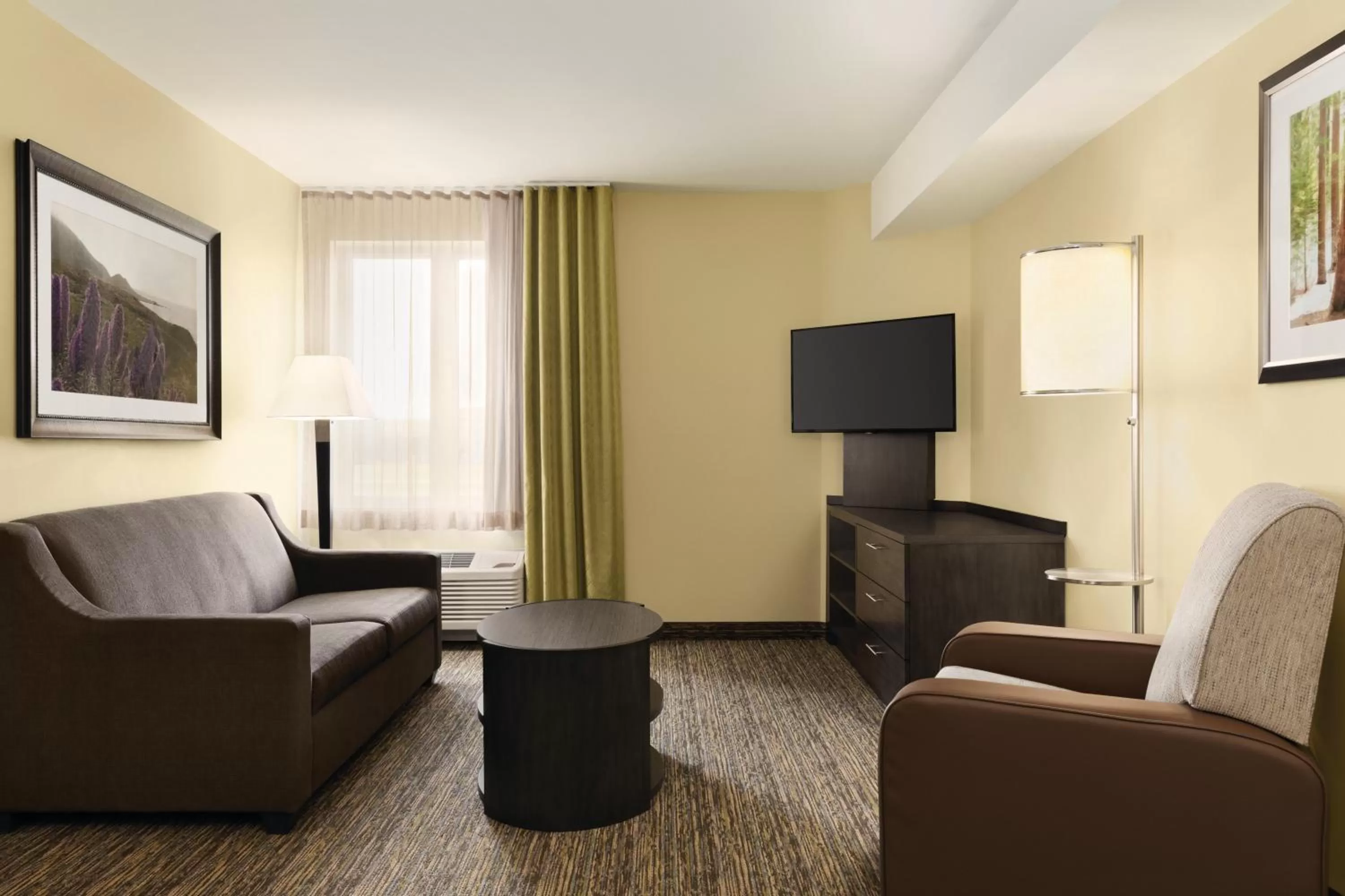 Living room in Park Inn by Radisson, Calgary Airport North, AB