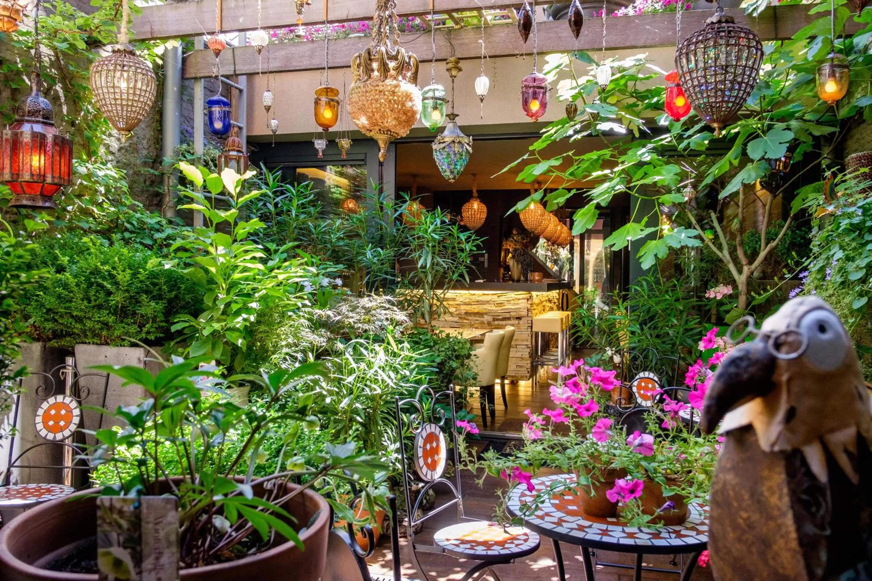 Patio in Hotel Diamonds and Pearls