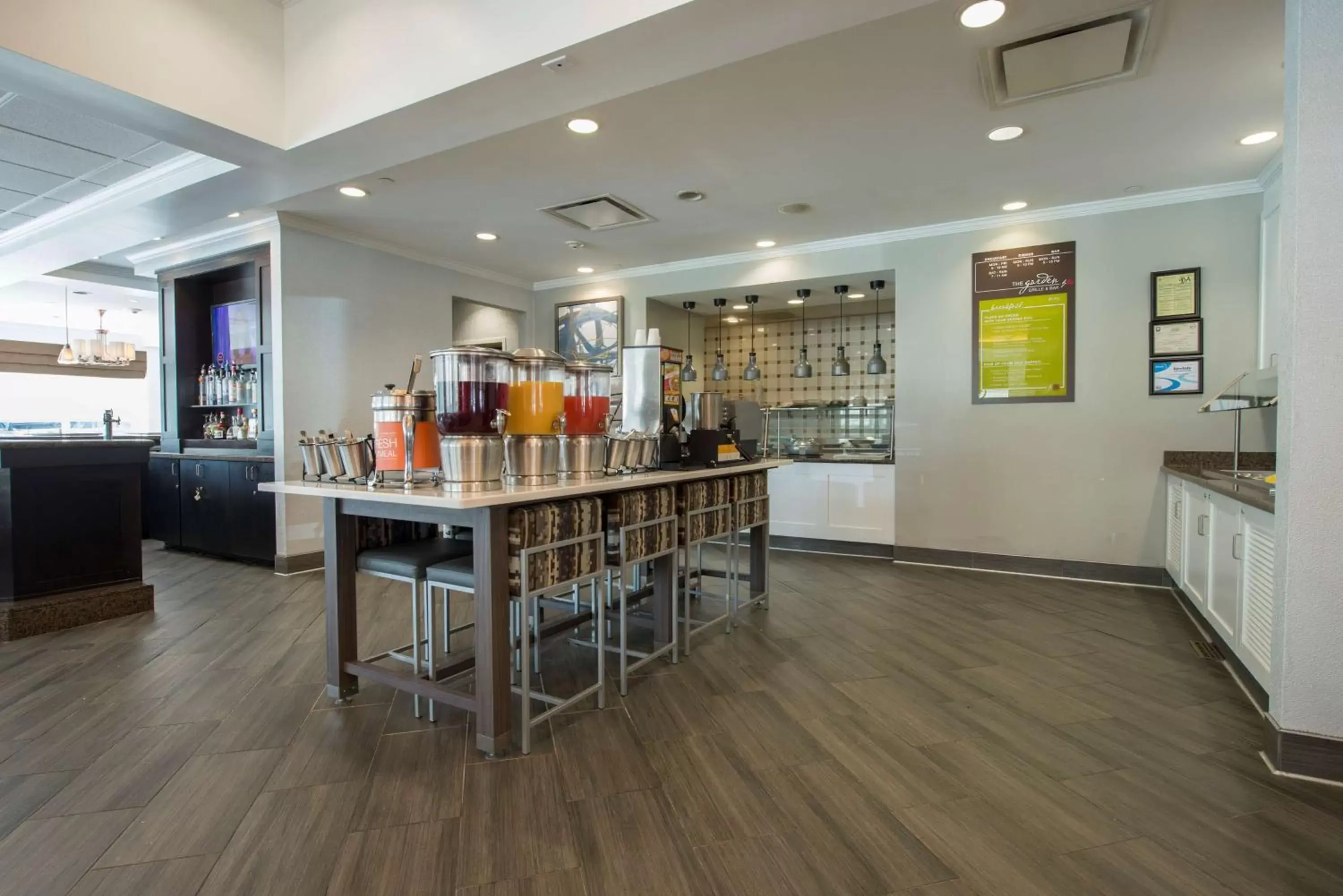 Restaurant/places to eat in Hilton Garden Inn Atlanta Airport North