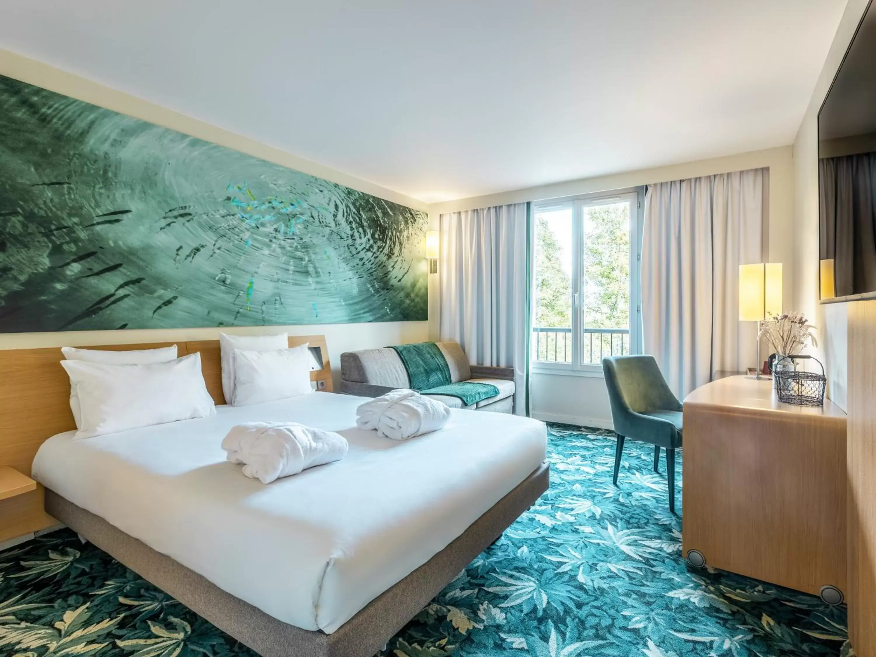 Executive Double Room with Sofa Bed in Novotel Domaine de Maffliers