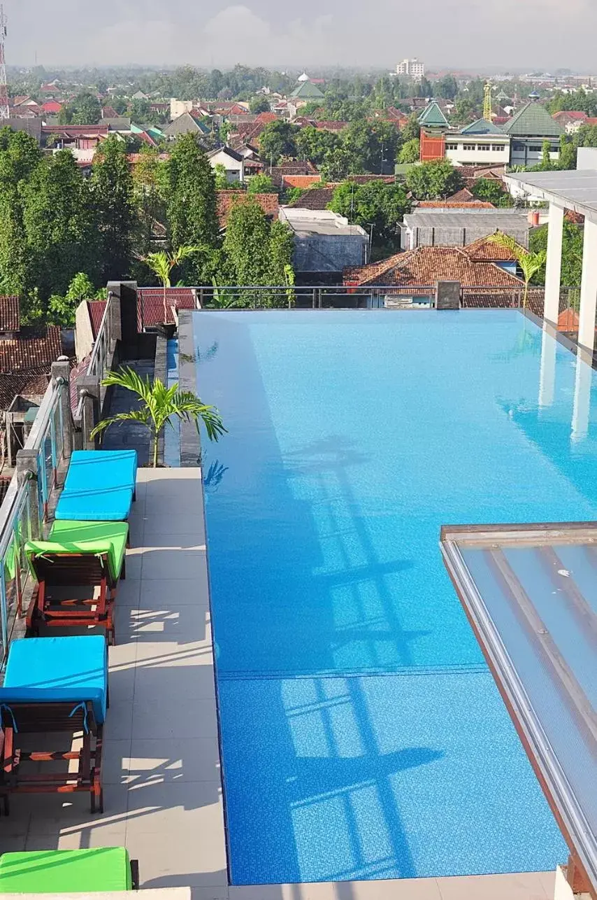 Day, Pool View in Pandanaran Prawirotaman Yogyakarta