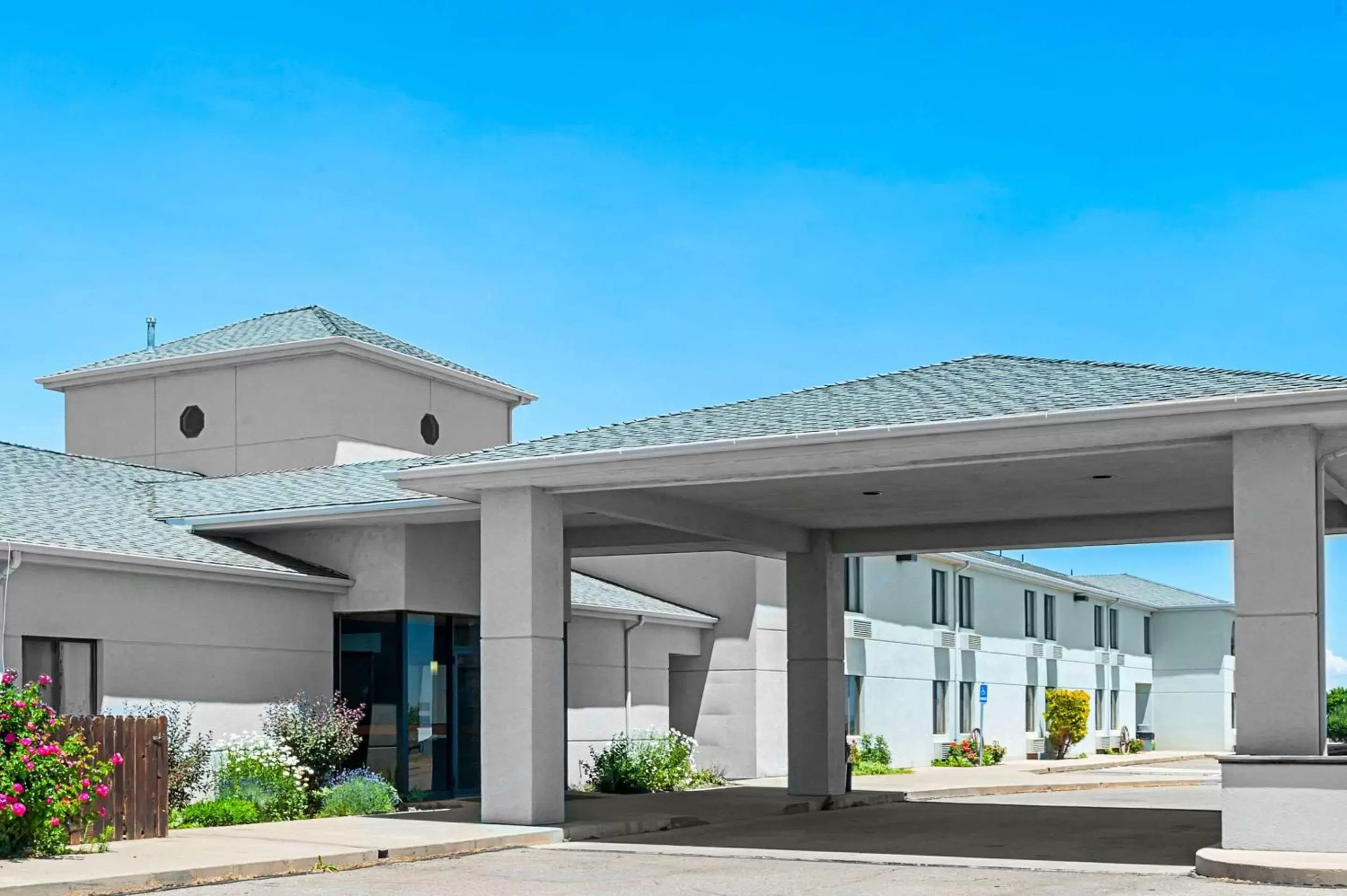Property building in Rodeway Inn & Suites Property building in Rodeway Inn & Suites