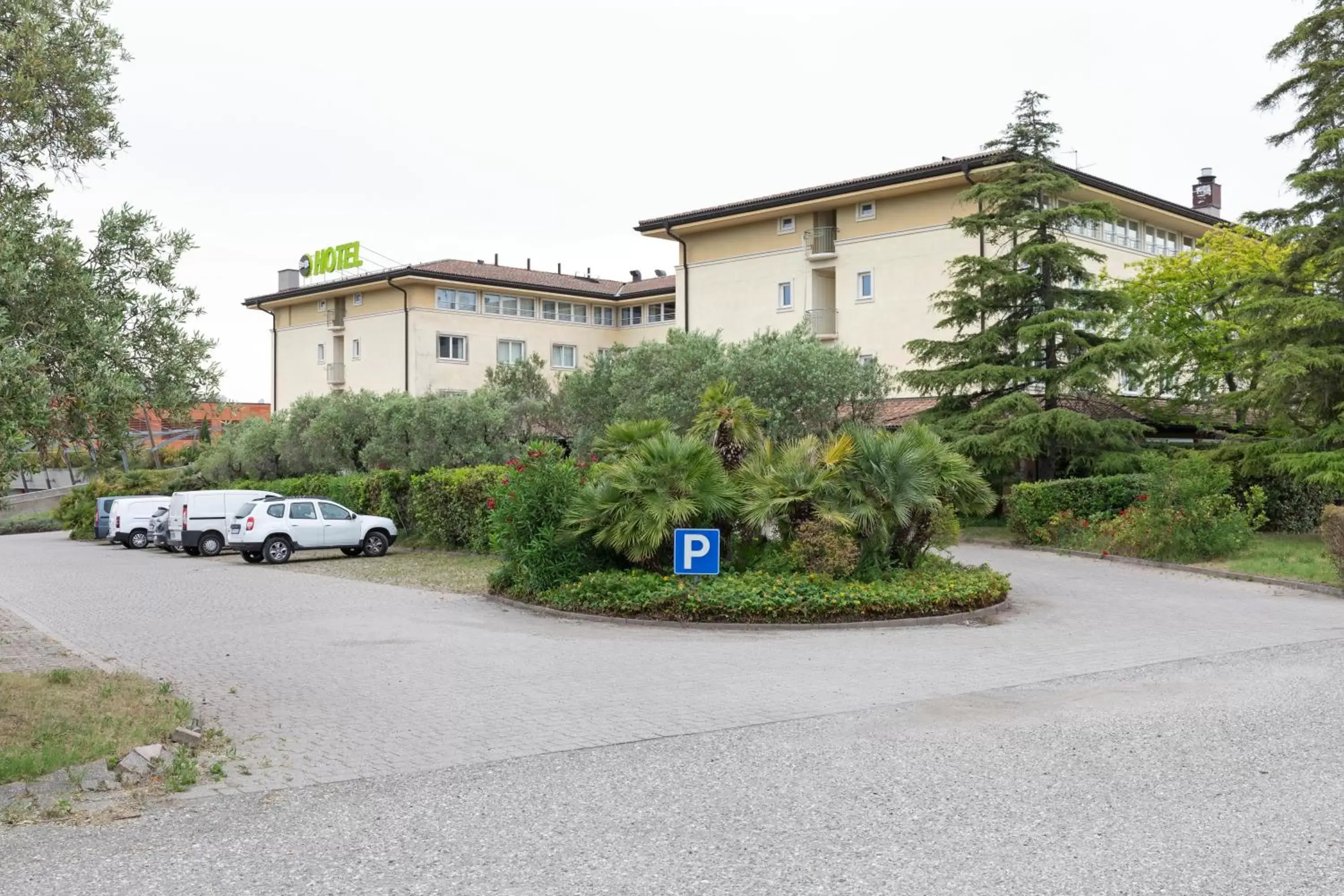 Parking, Property Building in B&B Hotel Affi - Lago di Garda