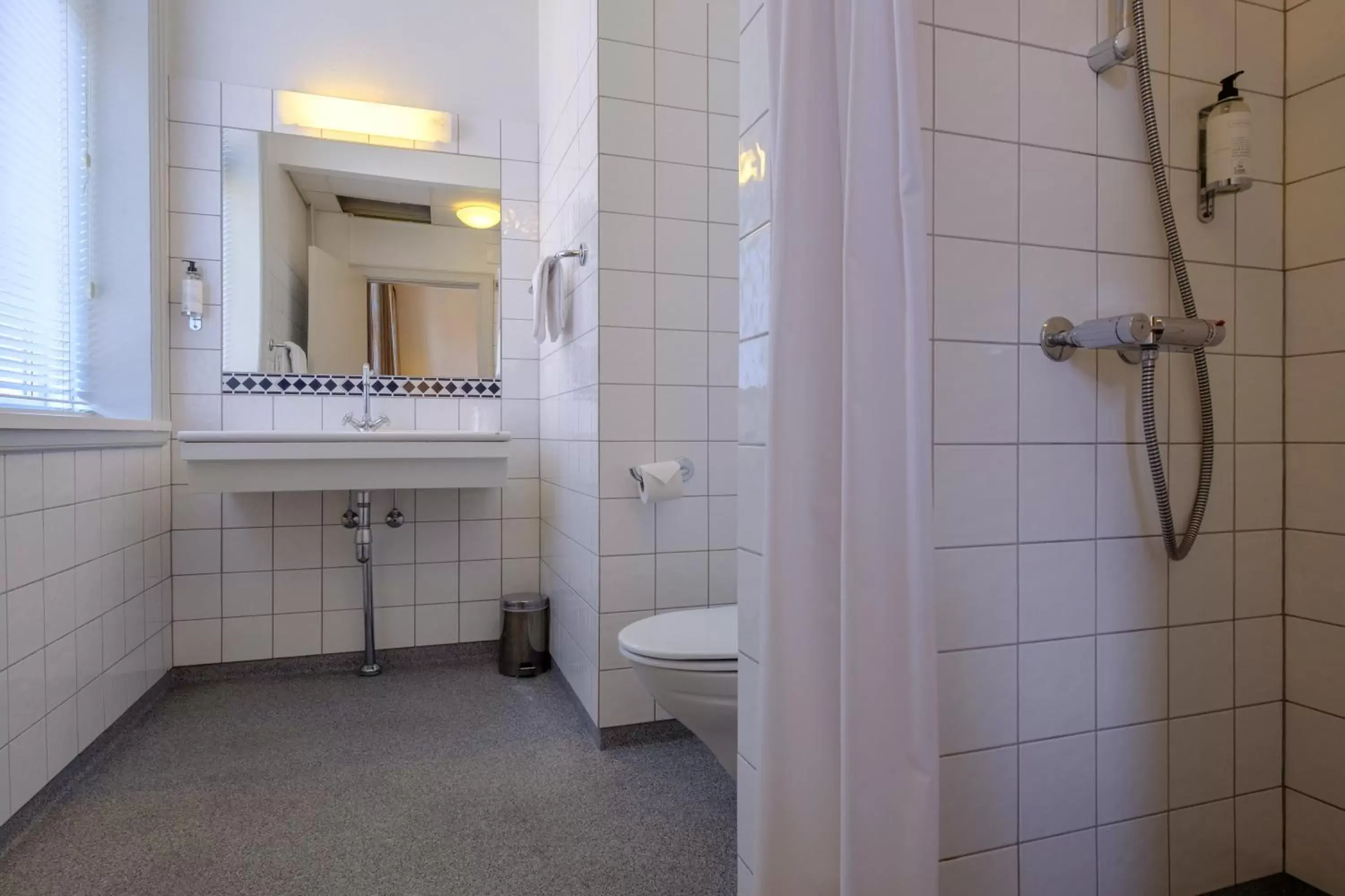 Toilet, Bathroom in Zleep Hotel Prindsen Roskilde