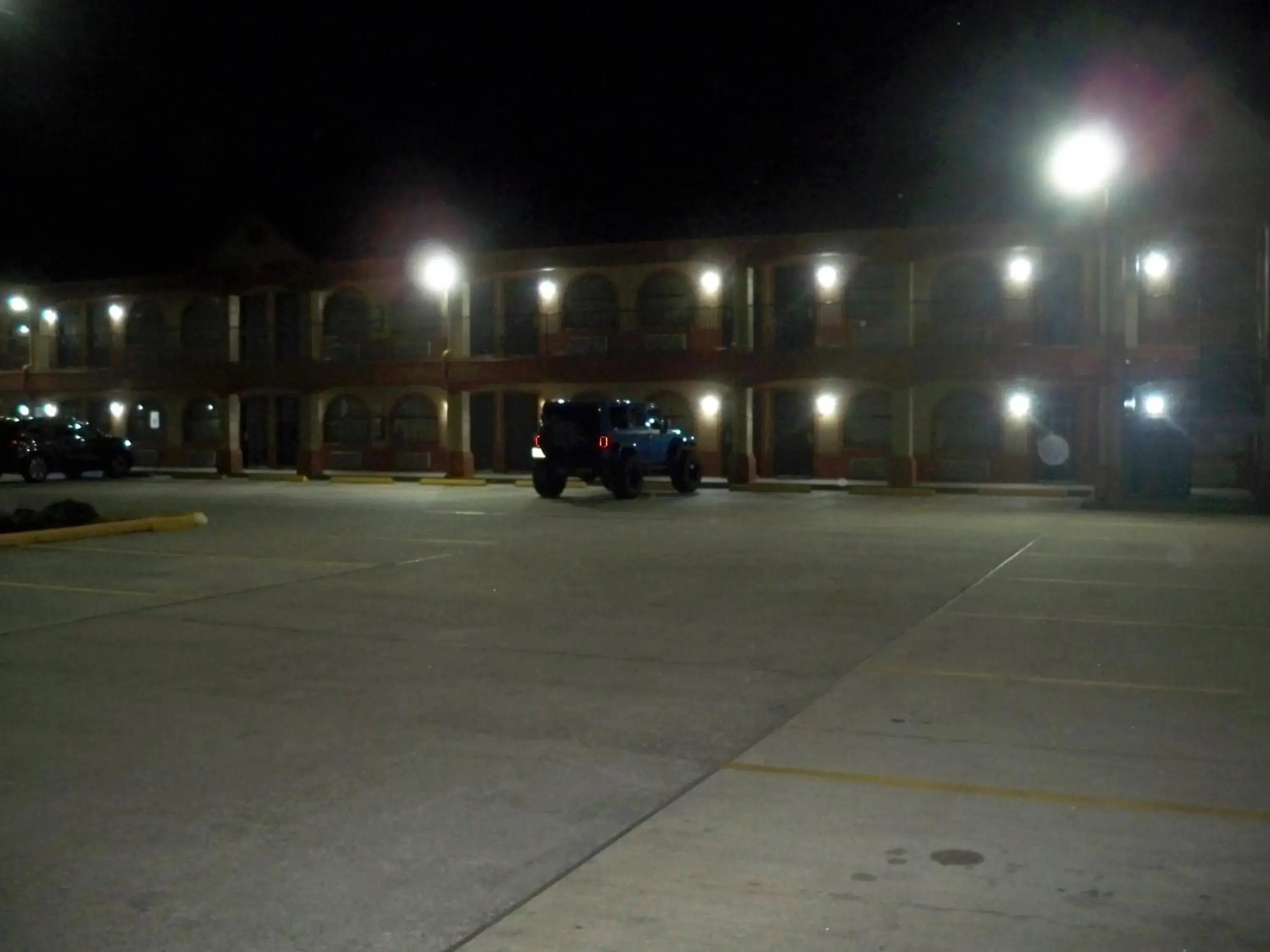Night, Property Building in Scottish Inn and Suites Beaumont