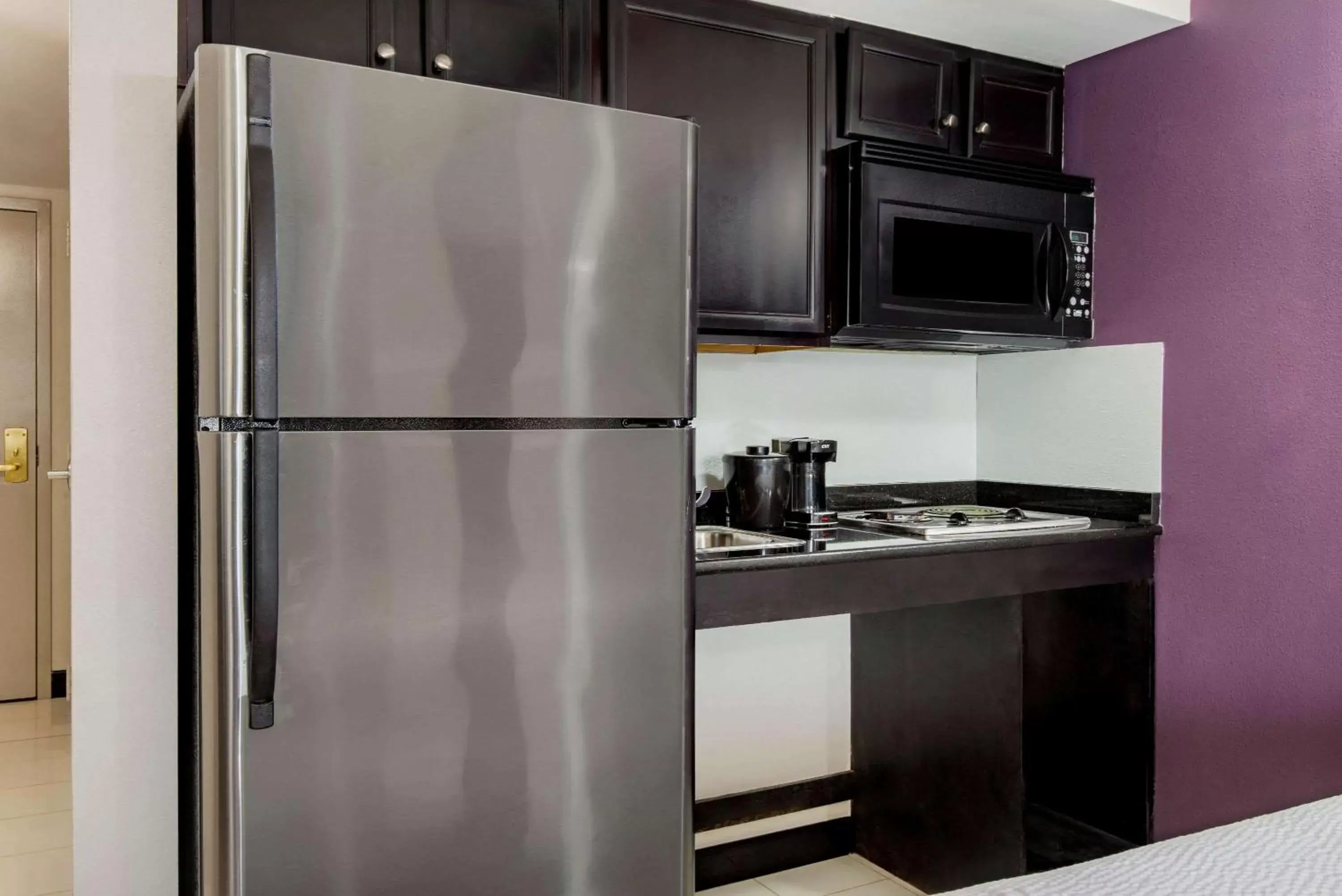 Kitchen or kitchenette, Kitchen/Kitchenette in La Quinta Inn by Wyndham West Long Branch