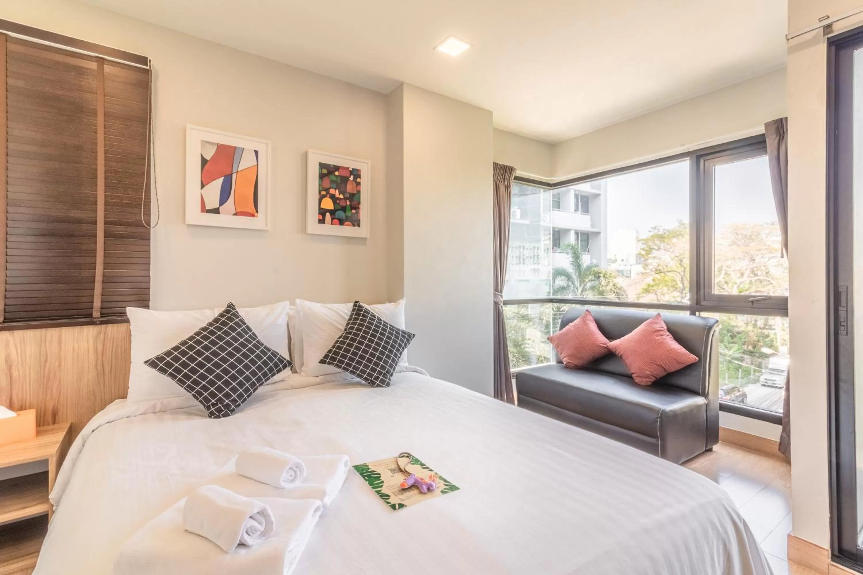 Deluxe Double Room with Balcony in Casa Luxe Hotel and Resident