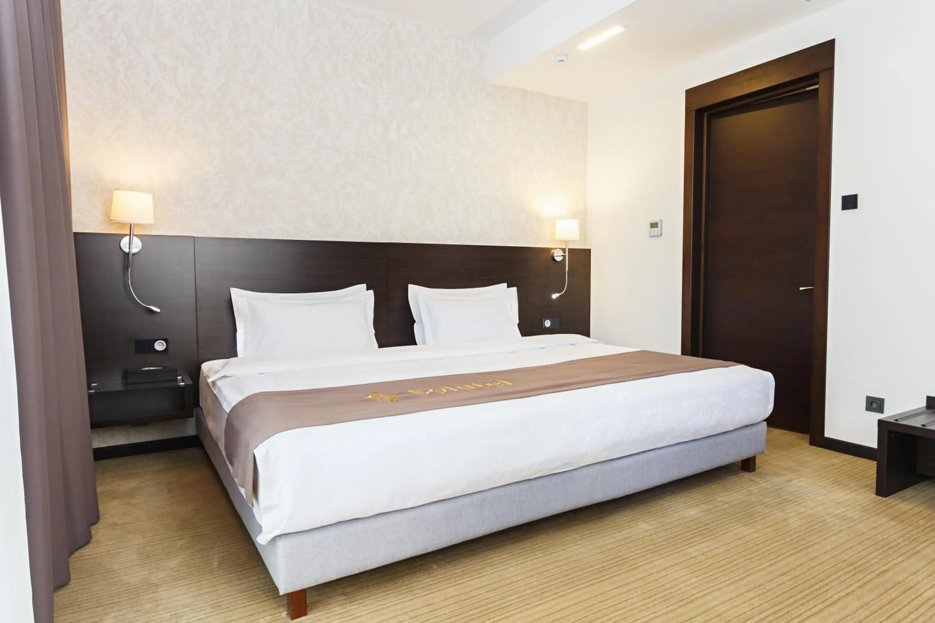 Bedroom, Bed in Solutel Hotel