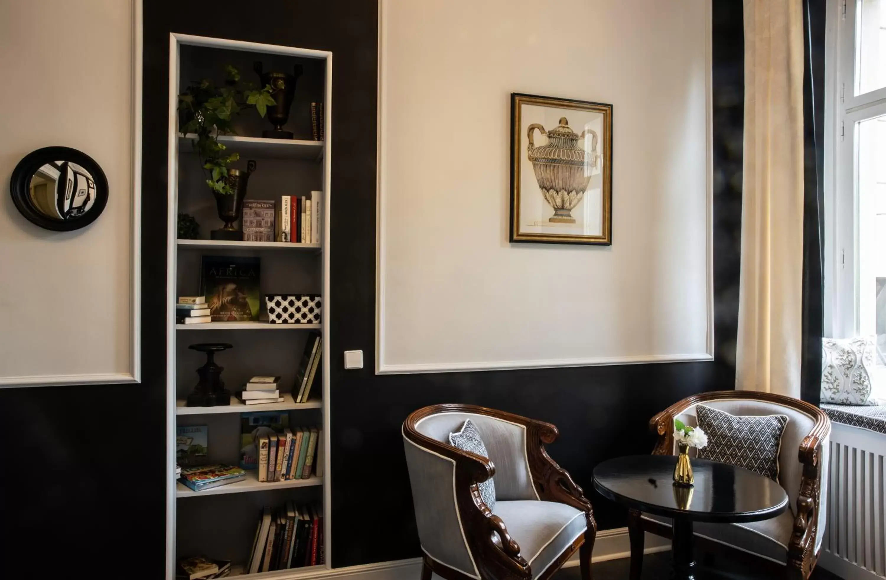 Library, Seating Area in Hotel Belle Epoque