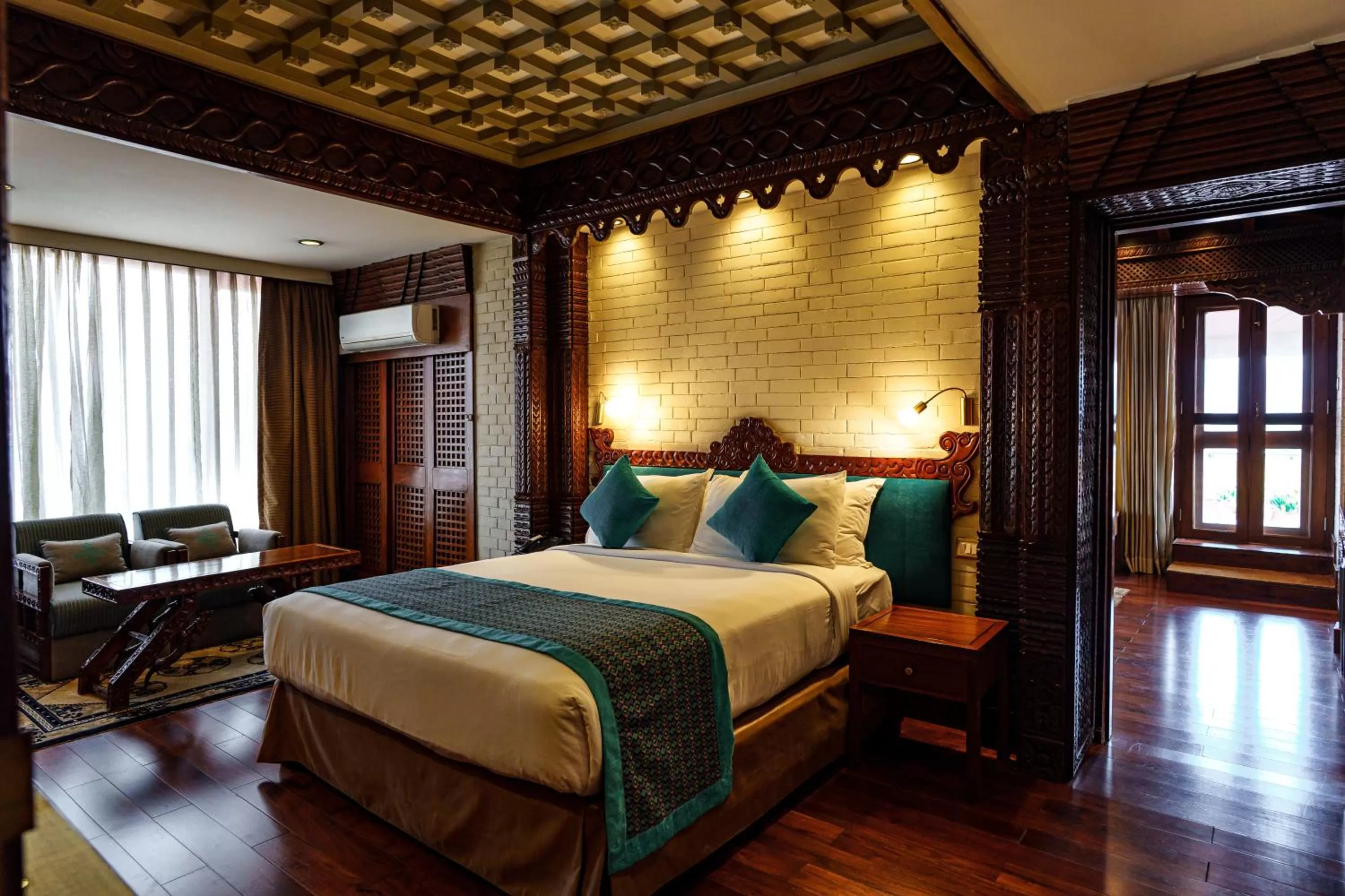 Presidential Suite - Complimentary Private Car Airport Pick Up, Fruit Basket, Welcome Drink, Free Wifi in Hotel Yak & Yeti