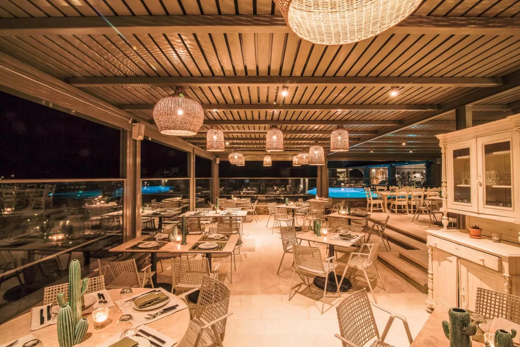 Restaurant/places to eat in Aeolis Tinos Suites