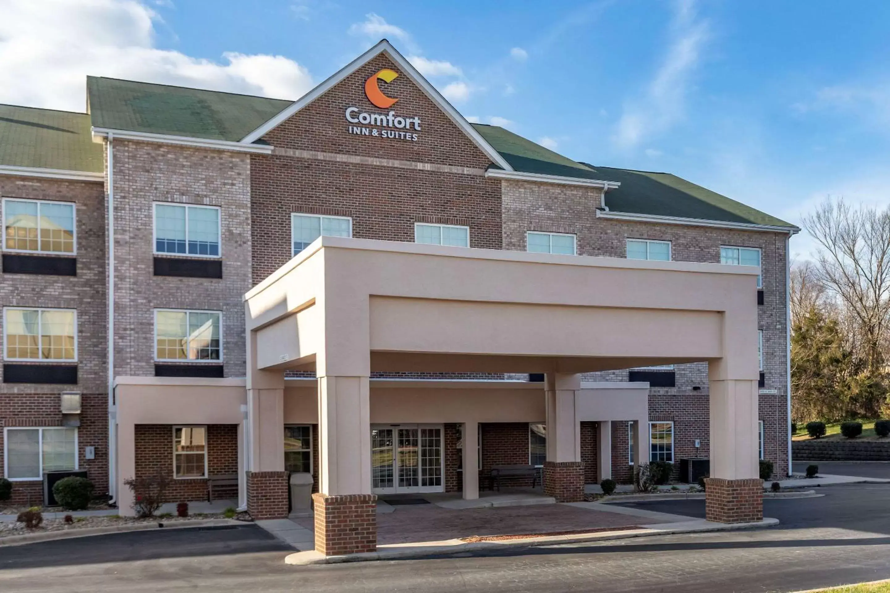 Property building in Comfort Inn & Suites High Point - Archdale