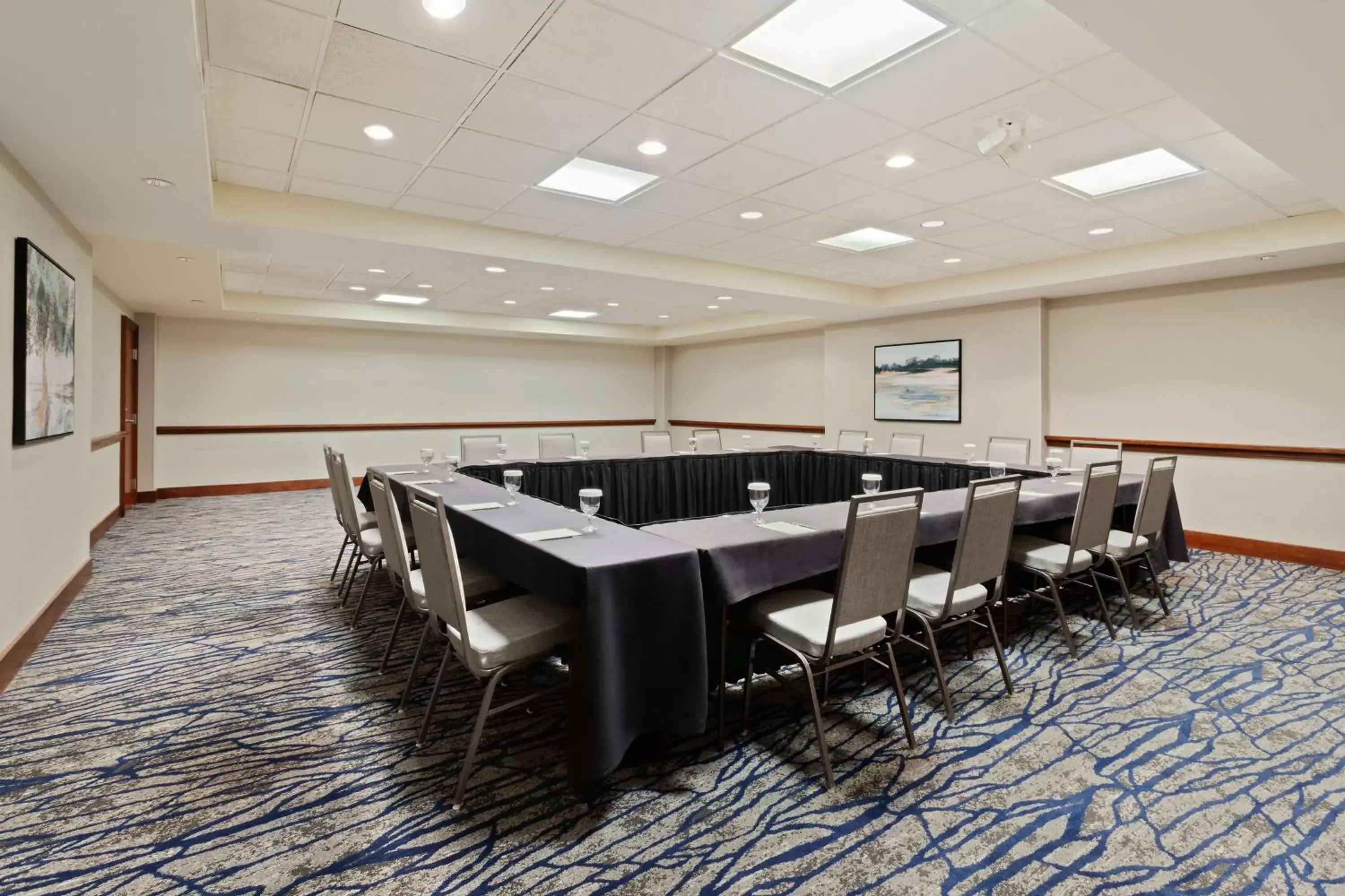 Meeting/conference room in Embassy Suites by Hilton Tampa USF Near Busch Gardens