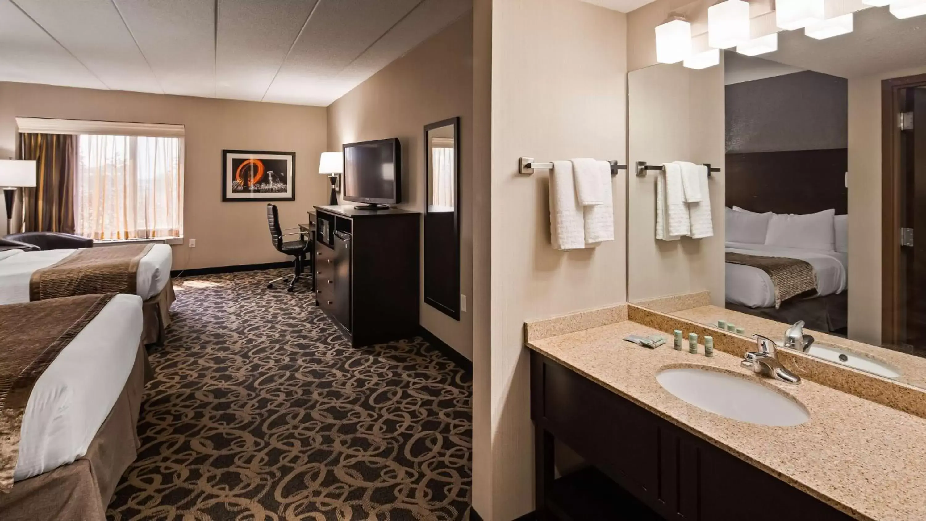 Photo of the whole room, Bathroom in Best Western Ramkota Hotel Aberdeen