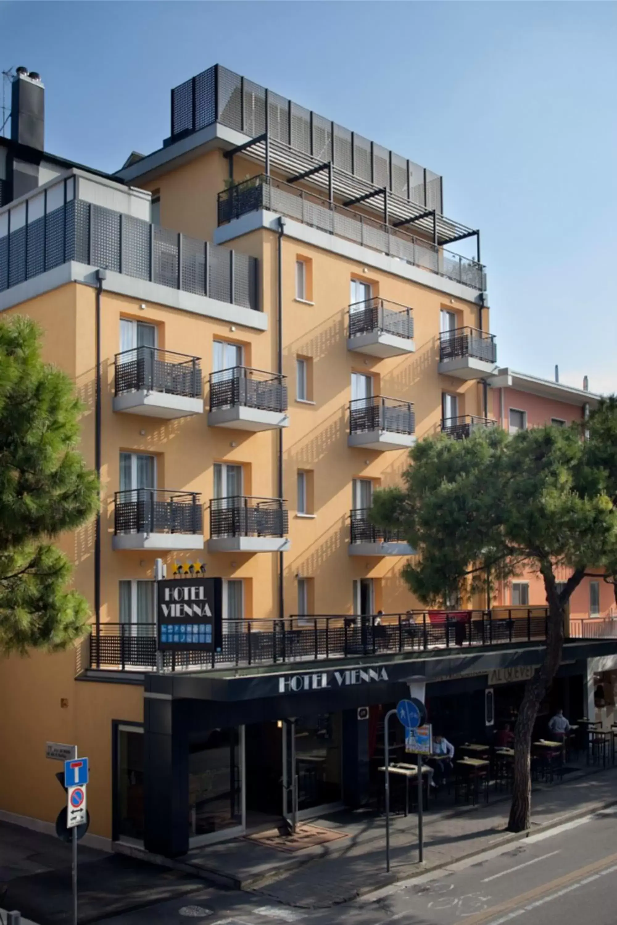 Facade/entrance, Property Building in Hotel Vienna