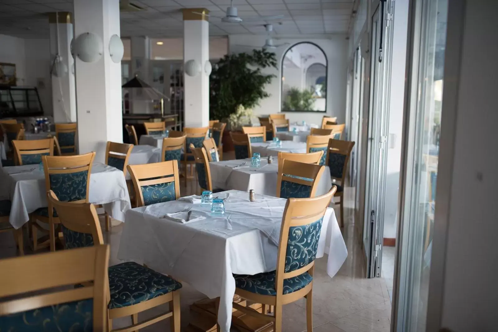Restaurant/Places to Eat in Hotel Weber Ambassador