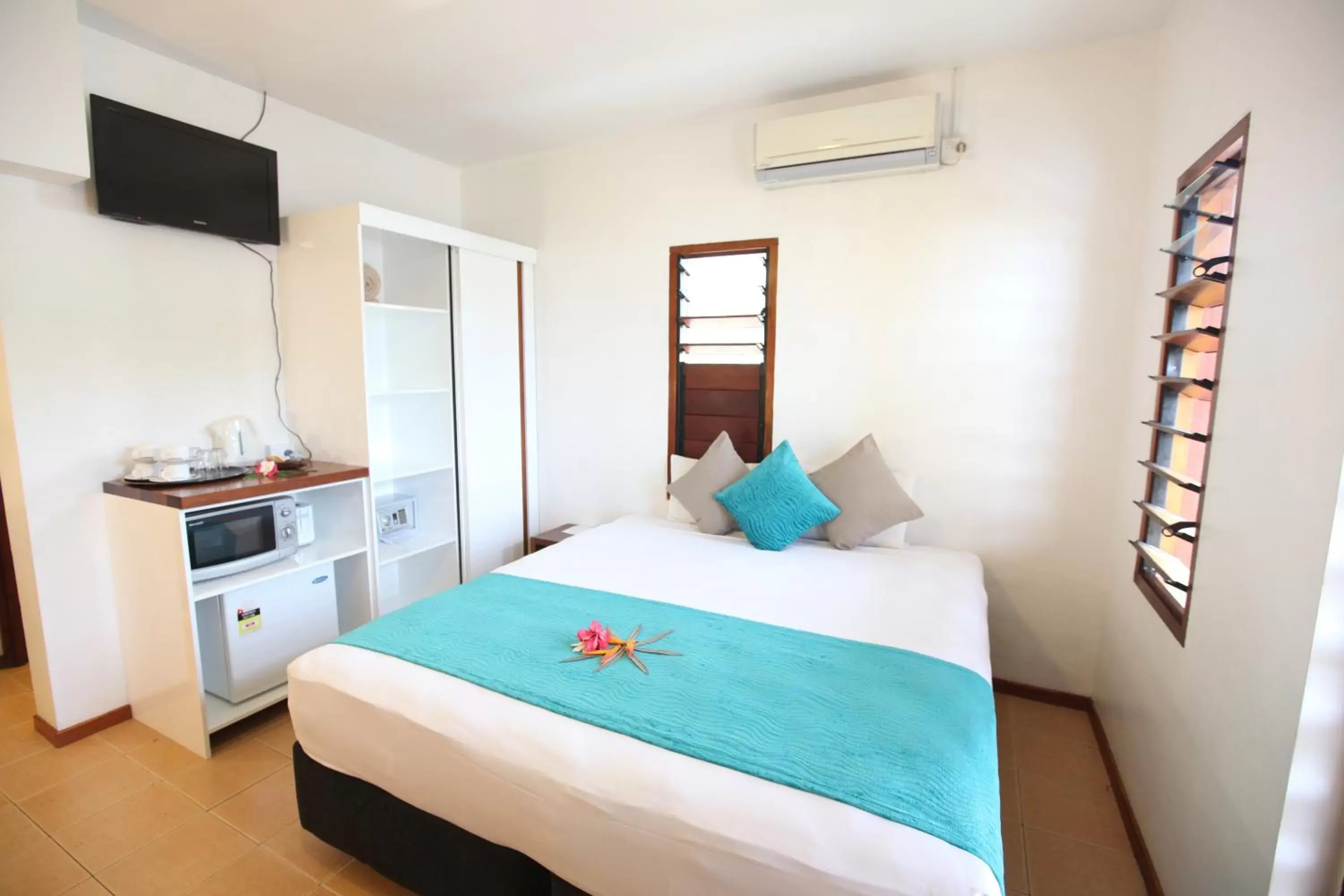 Bed in Moorings Hotel Bed in Moorings Hotel