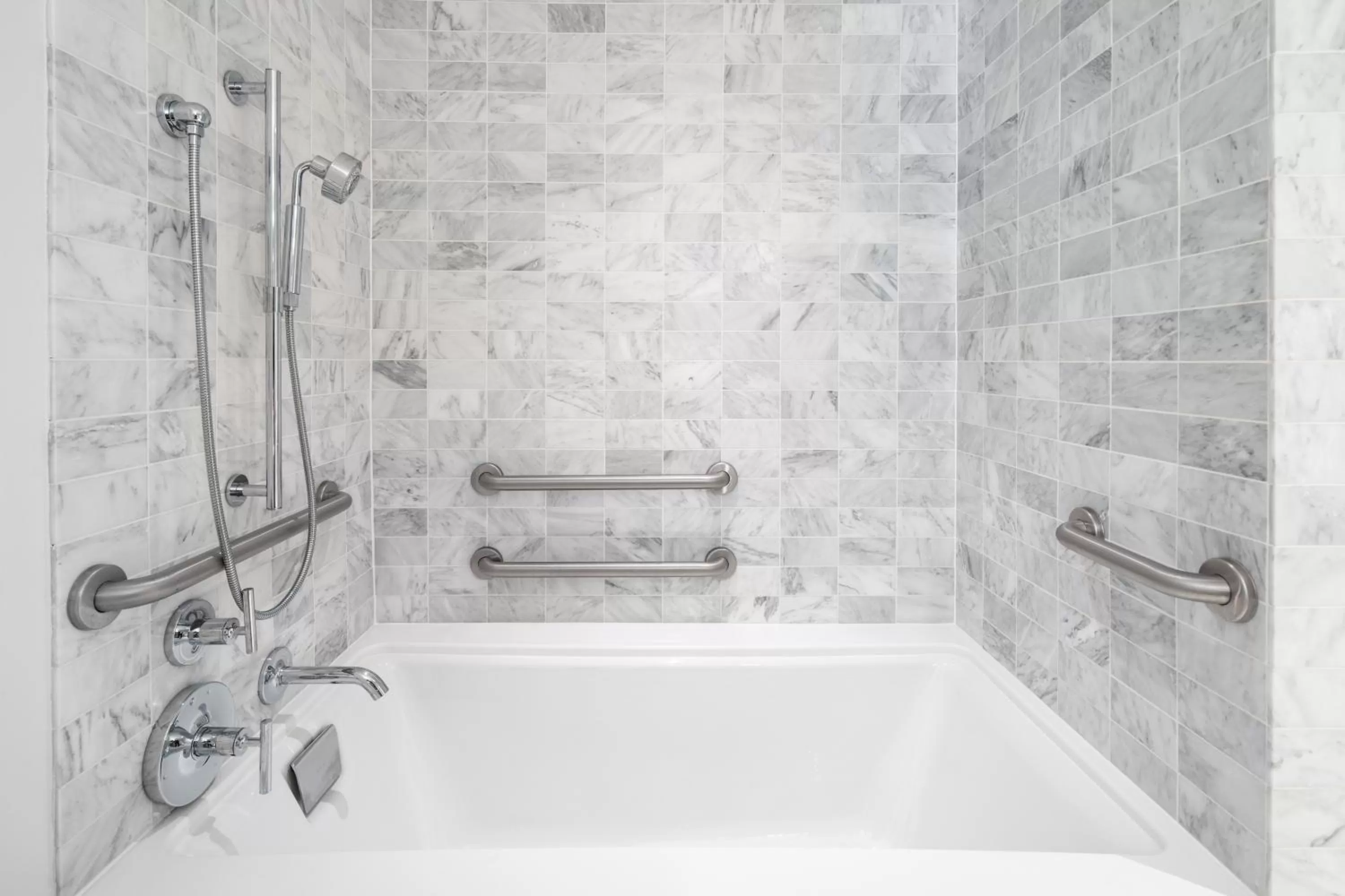 Bath in Smyth Tribeca