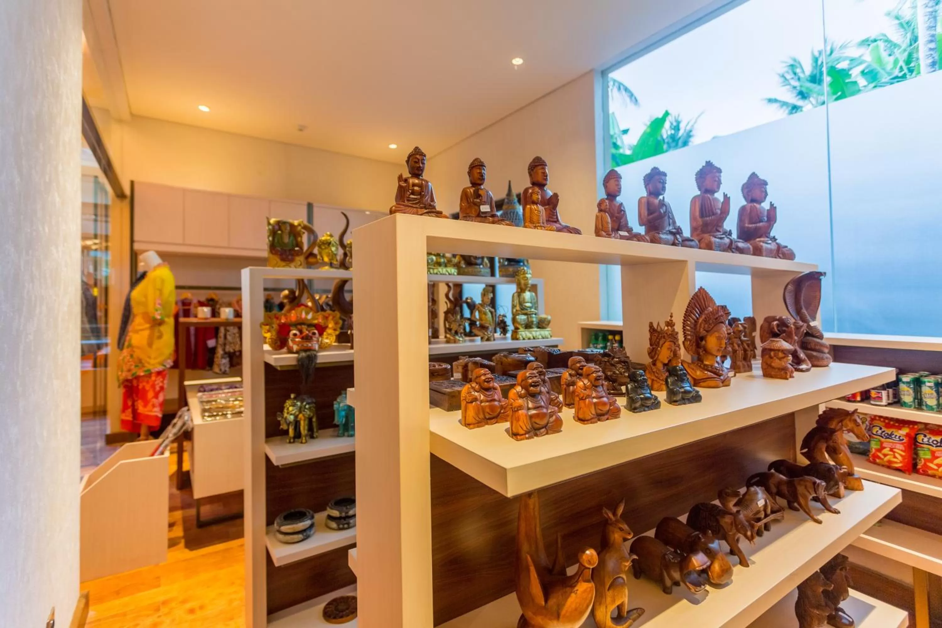 On-site shops in SereS Springs Resort & Spa, Singakerta