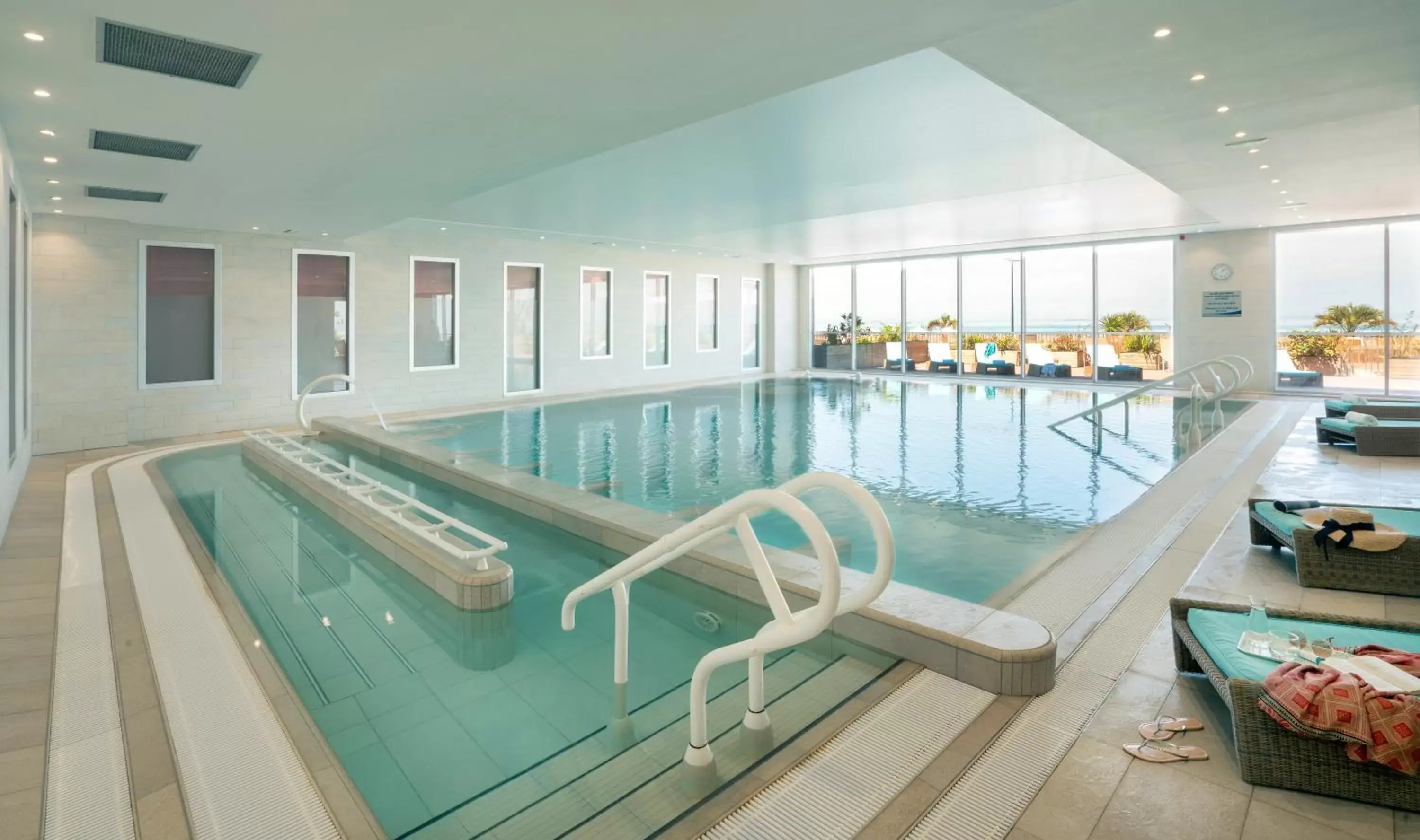 Pool view in Hôtel de la Baie - Thalassothérapie PREVITHAL Pool view in Hôtel de la Baie - Thalassothérapie PREVITHAL