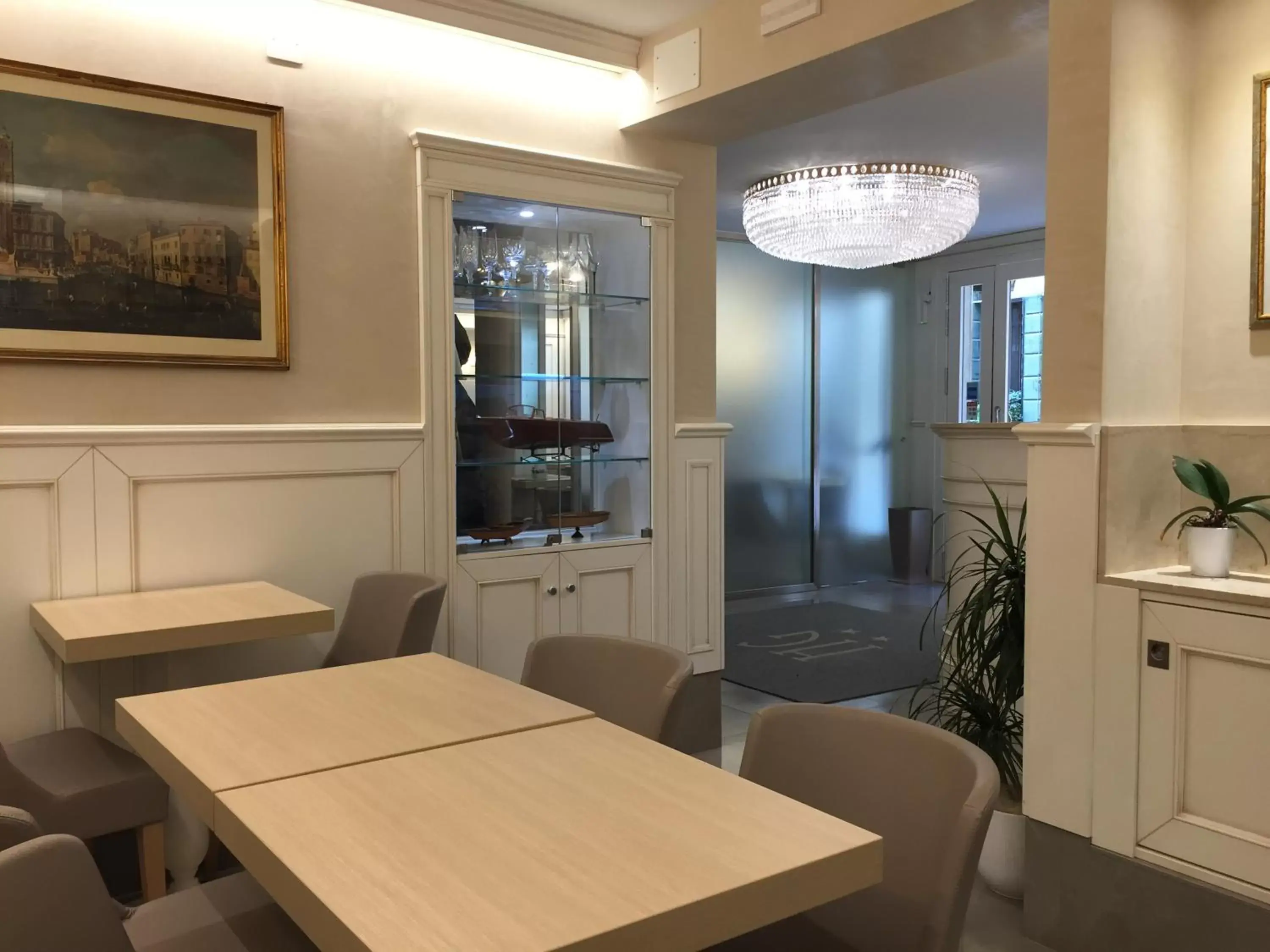 Breakfast, Dining Area in Hotel Guerrini