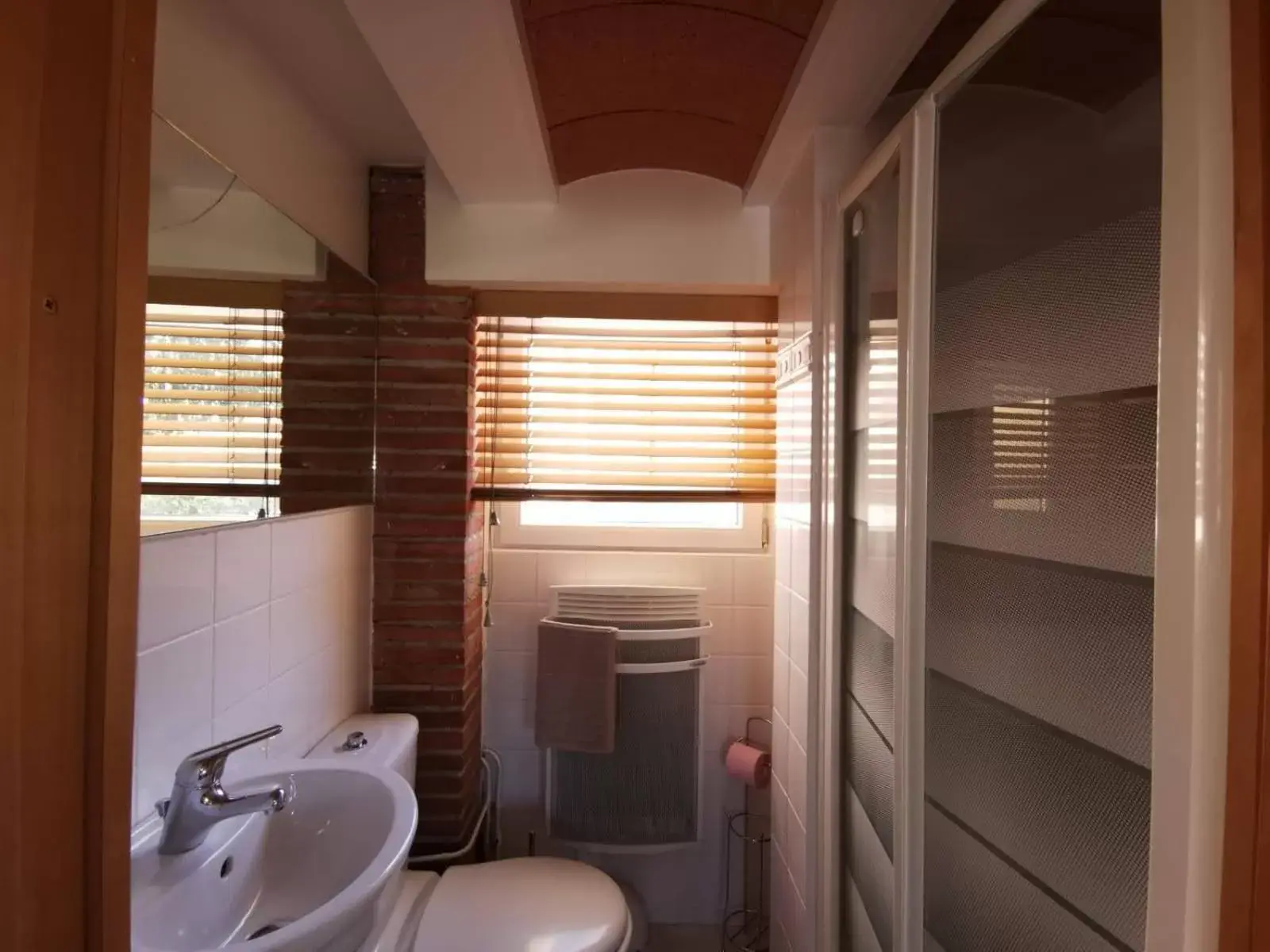 Toilet, Bathroom in MAS TRAMONTANE chambres d'hôtes avec parc arboré & piscine