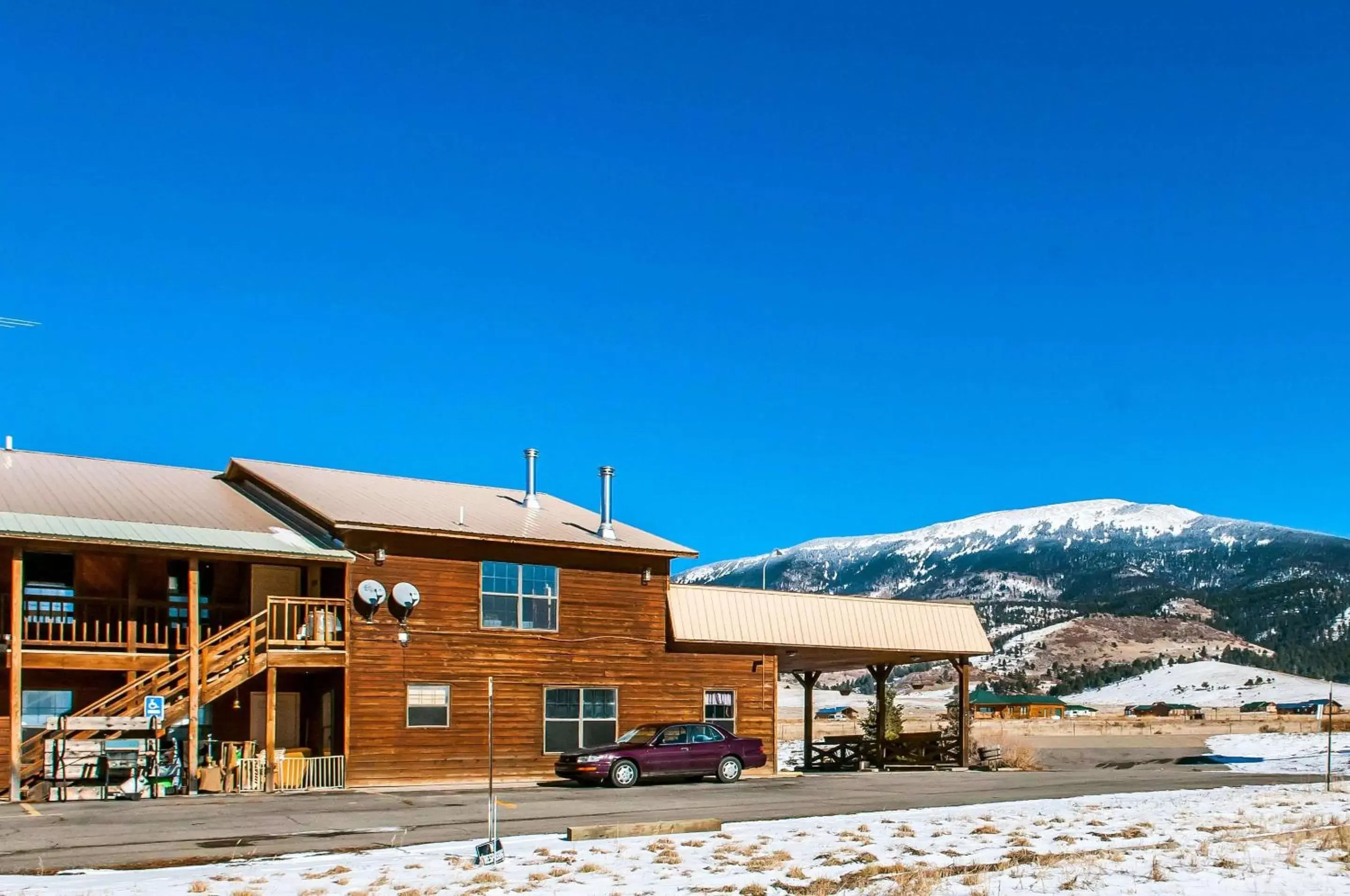 Property Building in Econo Lodge Eagle Nest