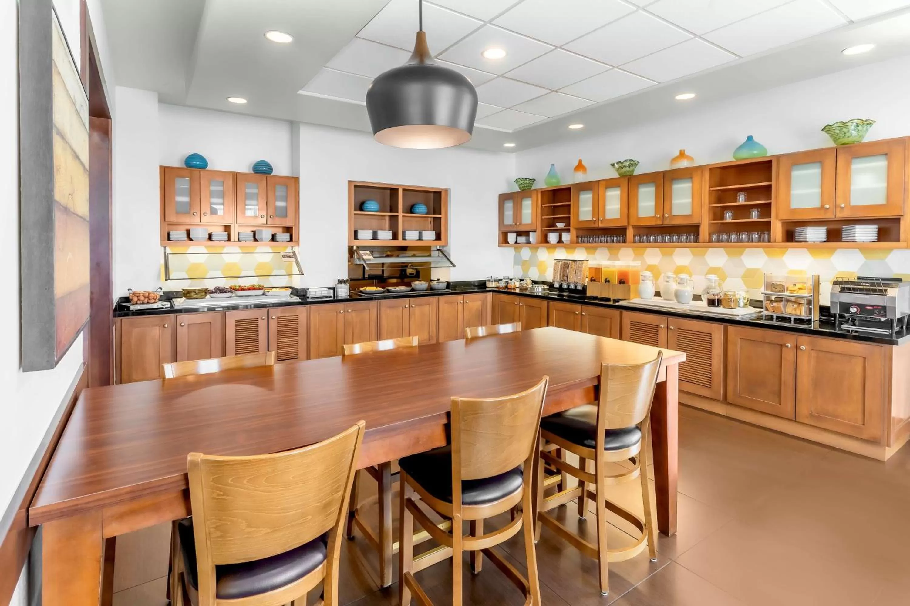 Restaurant/places to eat in Hyatt Place Salt Lake City Airport