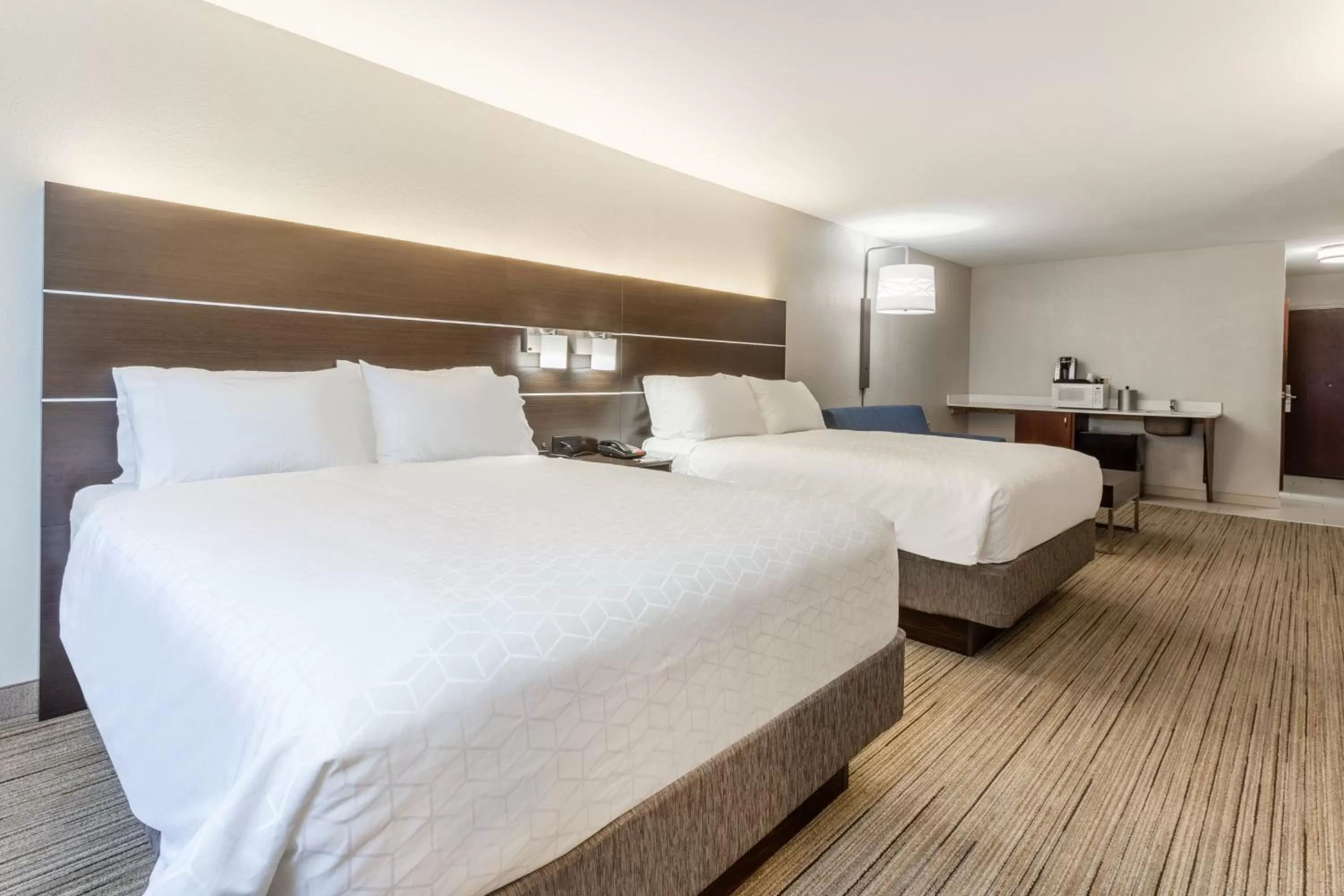 Photo of the whole room, Bed in Holiday Inn Express & Suites White Haven - Poconos by IHG