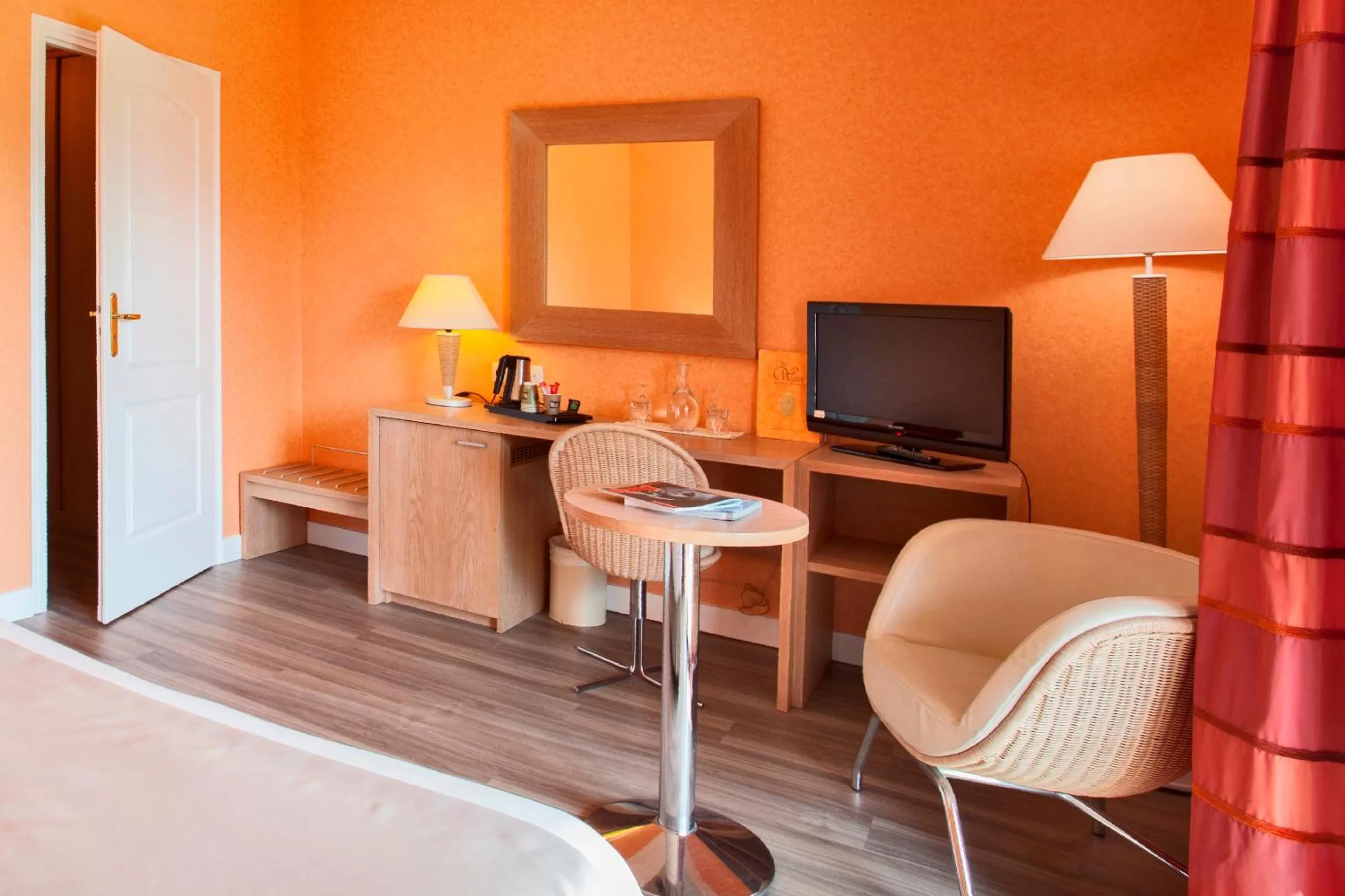 Photo of the whole room, Bed in Chez Walter